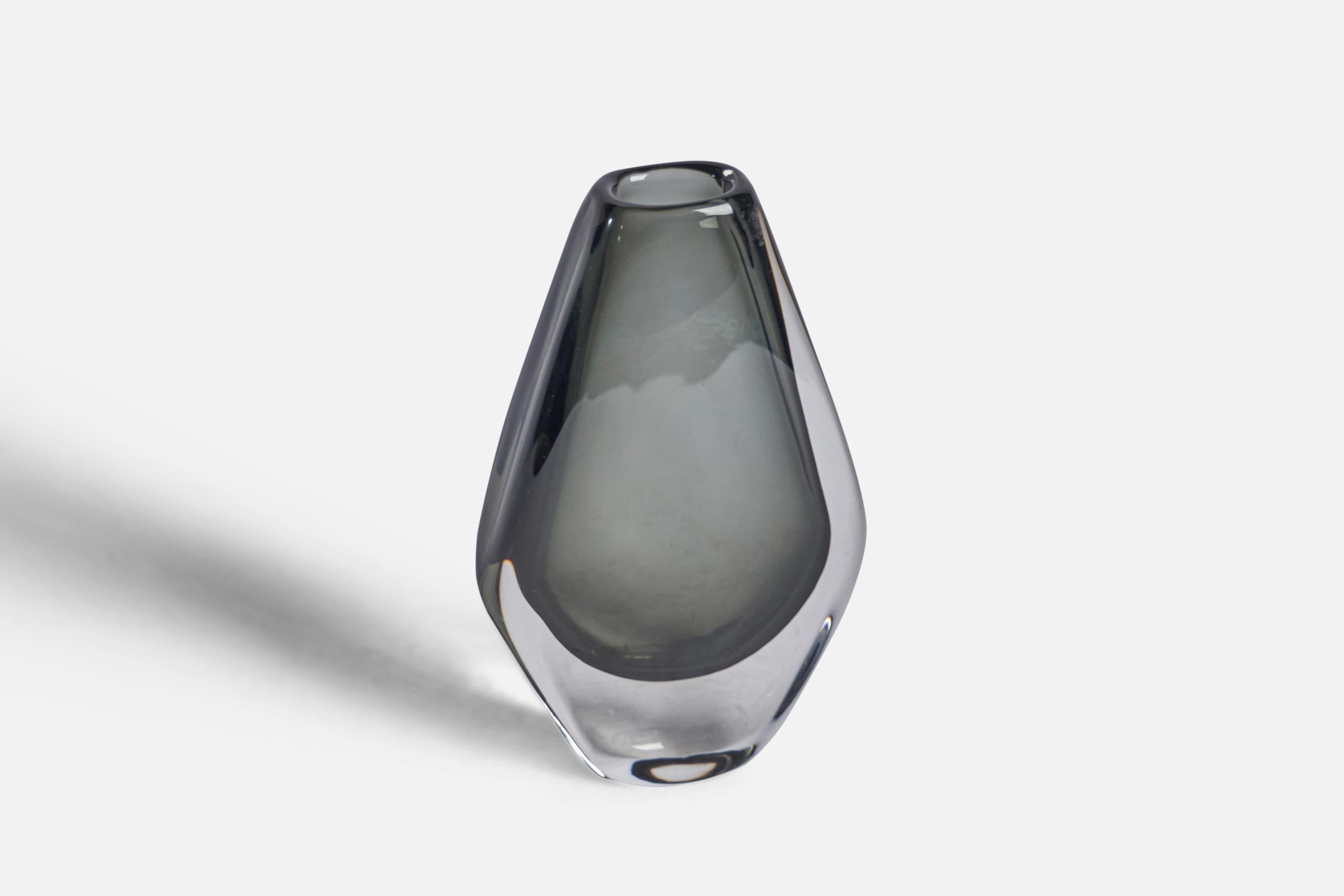 Mid-Century Modern Nils Landberg, Sommerso Vase, Glass, Sweden, 1950s For Sale