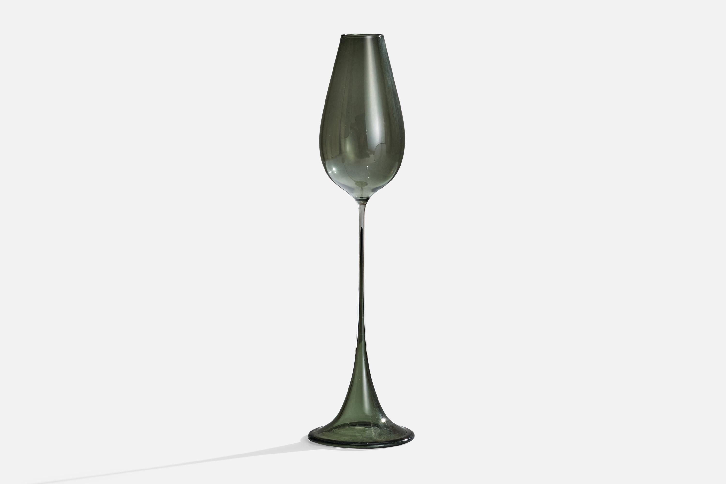 Vase en verre soufflé coloré 