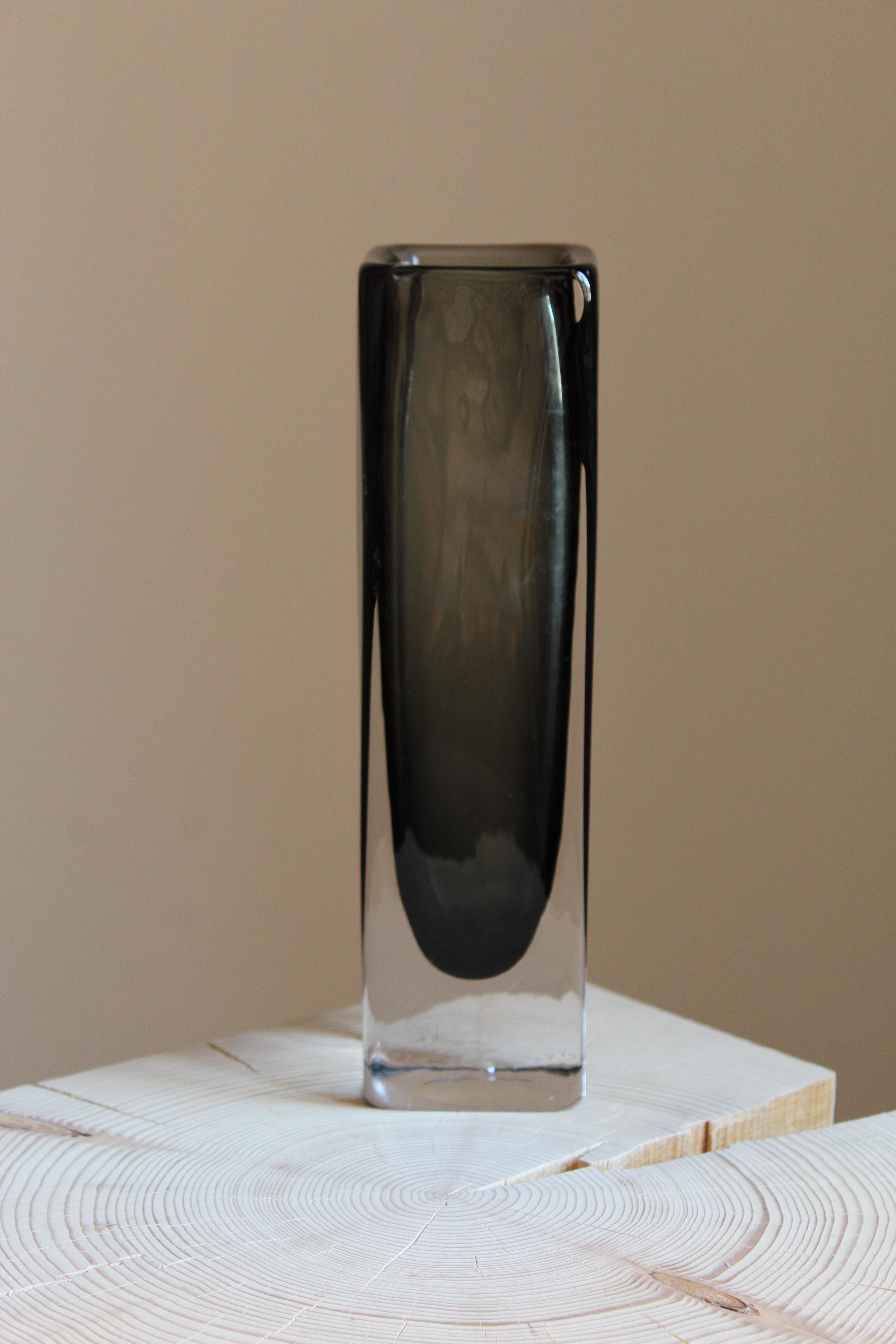 A vase. Blown glass. Designed by Nils Landberg, produced by Orrefors, 1950s. Unsigned.



