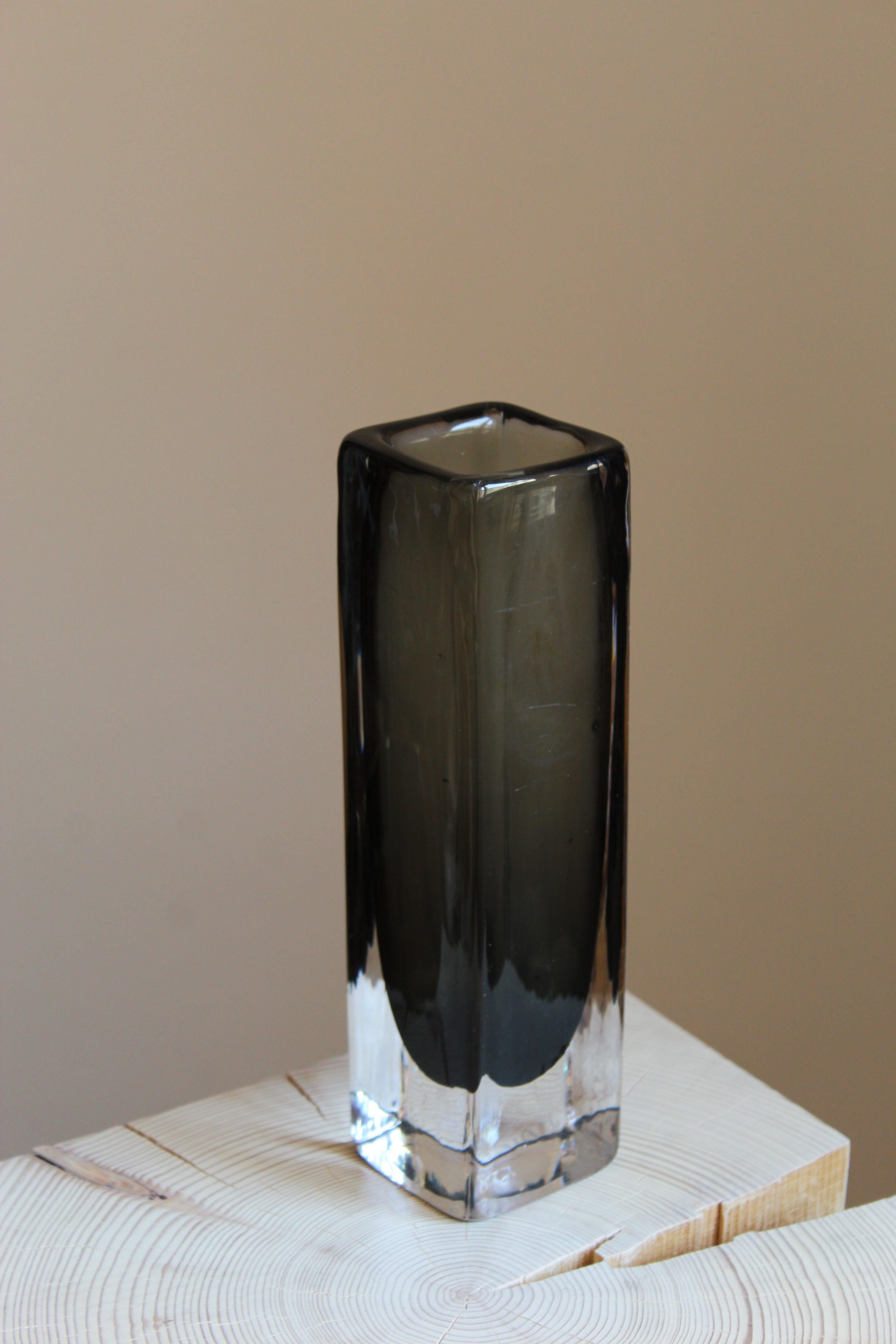 Mid-Century Modern Nils Landberg, Vase, Blown Glass in Sommerso Technique, Orrefors, 1950s