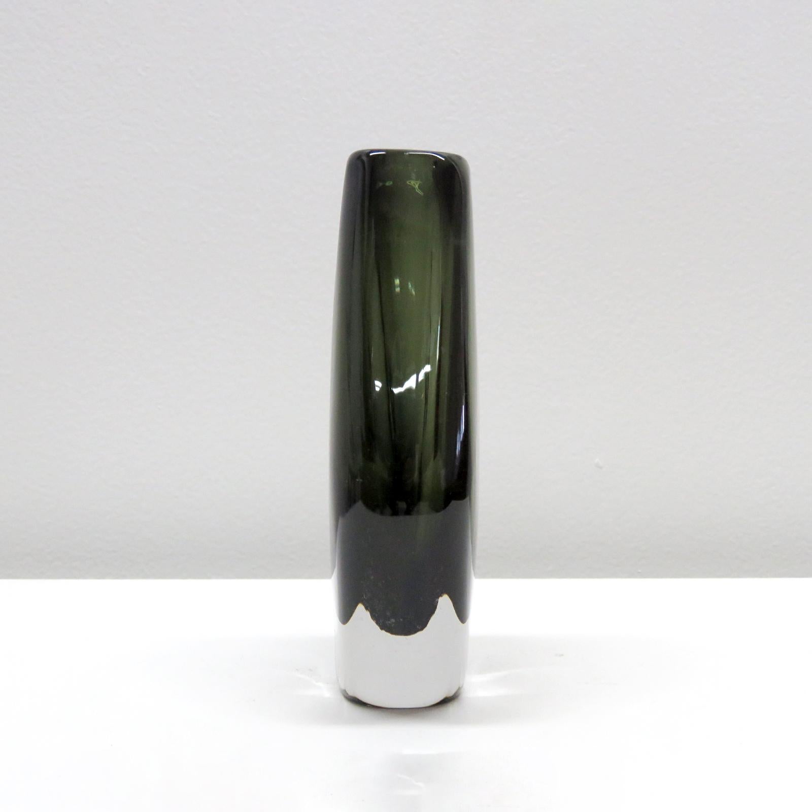Stunning handblown, art glass 'Sommerso' vase designed by Nils Landberg and produced by Orrefors, Sweden, 1960s in grey-green hues.
