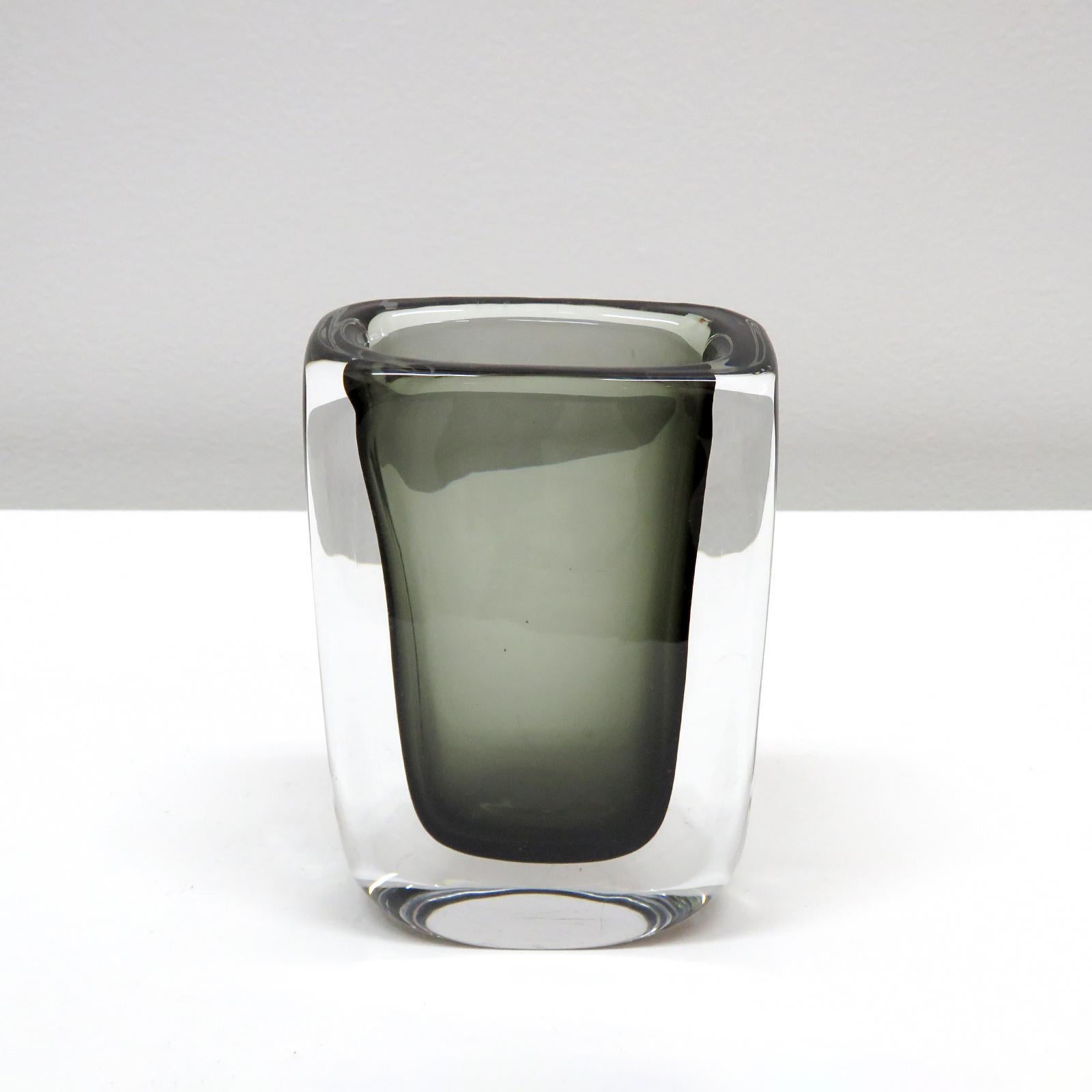 Stunning handblown, art glass 'Sommerso' vase designed by Nils Landberg and produced by Orrefors, Sweden, 1960s in grey-green hues.