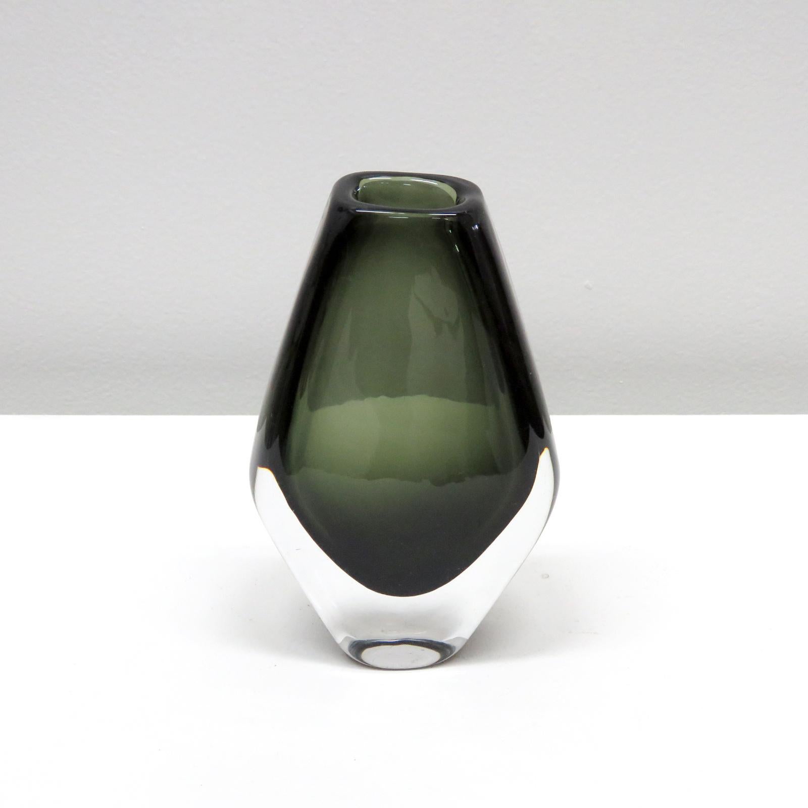 Art Glass Nils Landberg Vase for Orrefors, 1965 For Sale