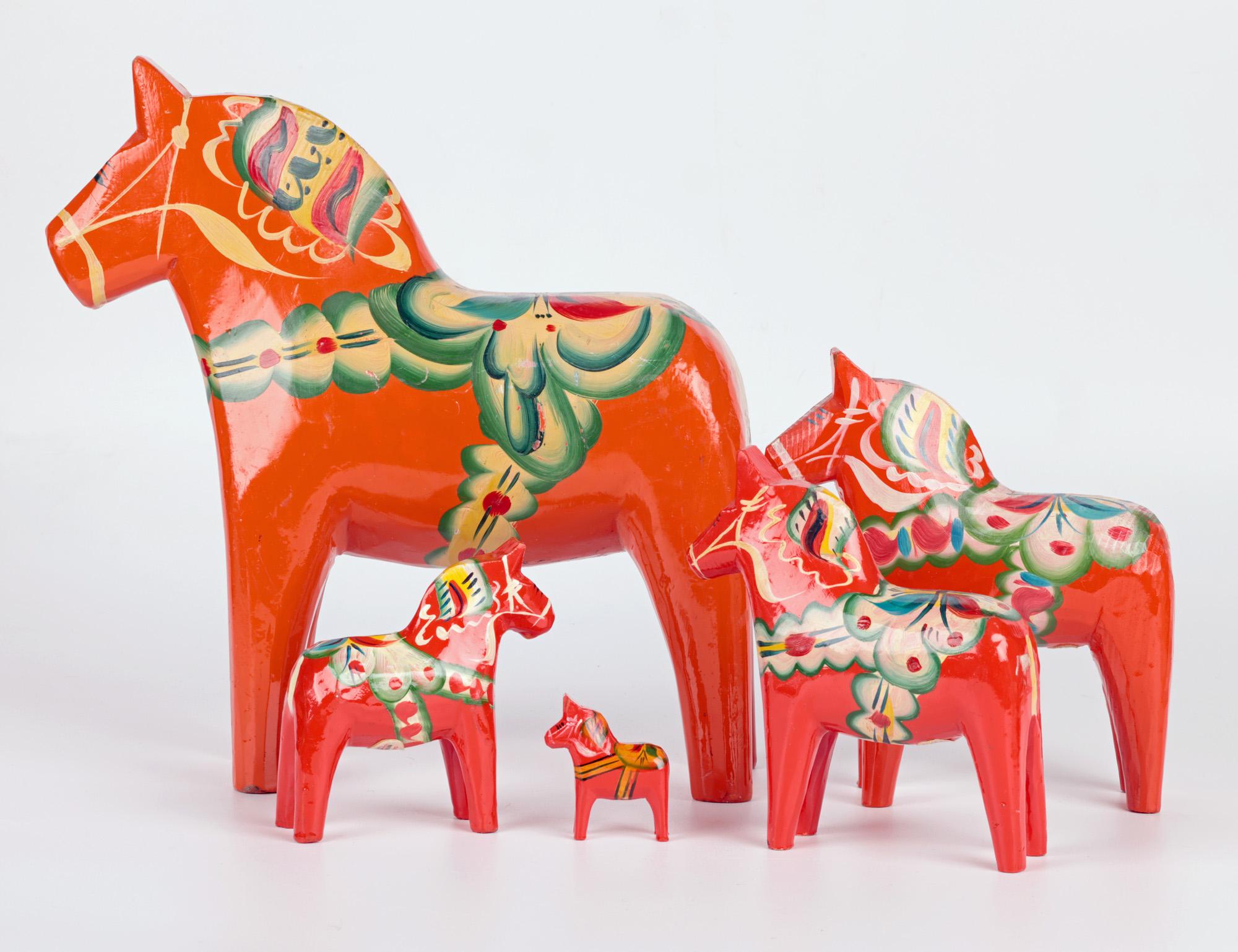Nils Olsson Swedish Mid-Century Graduated Set Hand Painted Wooden Horses  For Sale 4