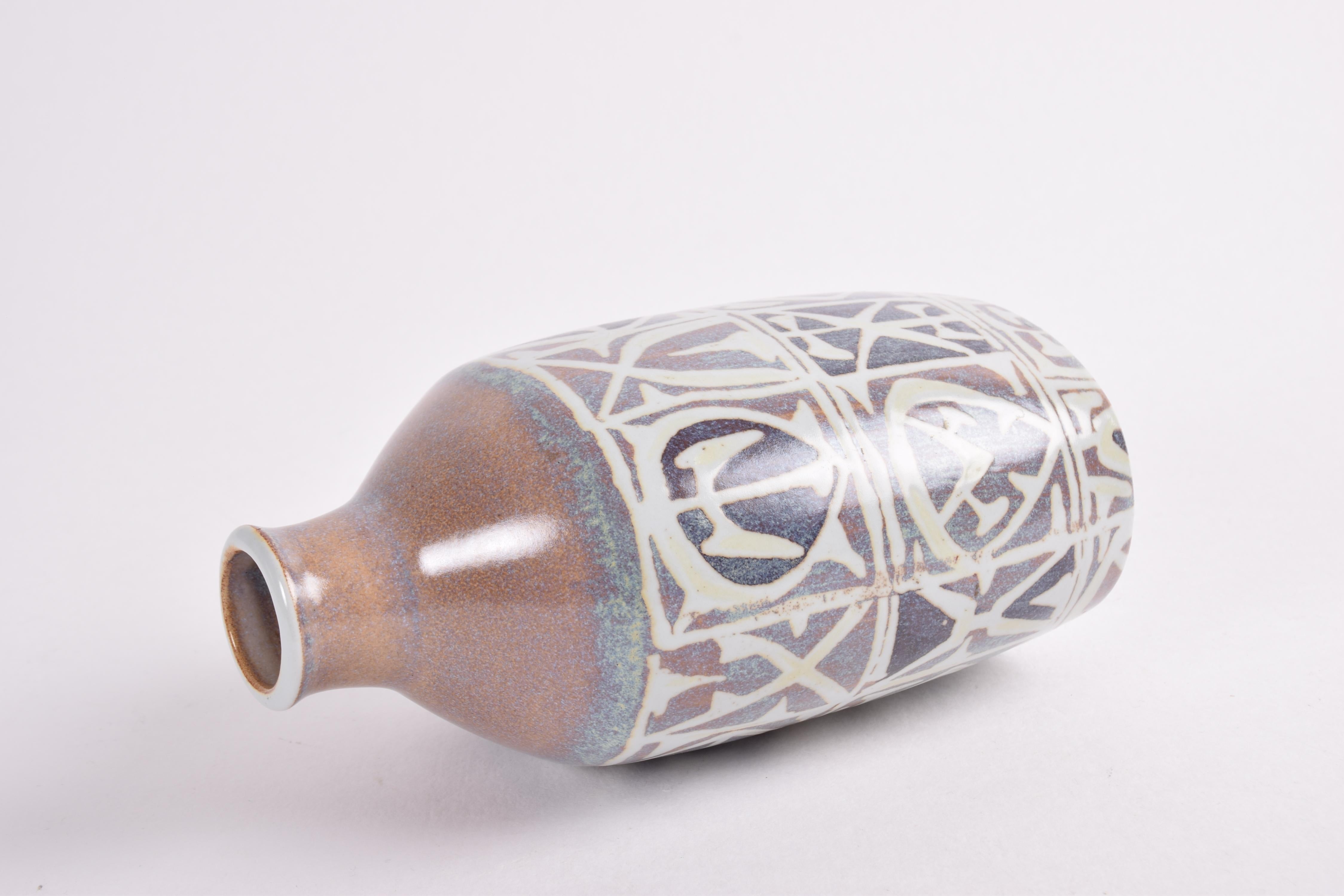 Céramique Vase Flask de Nils Thorsson pour Aluminia Baca à décor abstrait, céramique danoise, années 1960 en vente