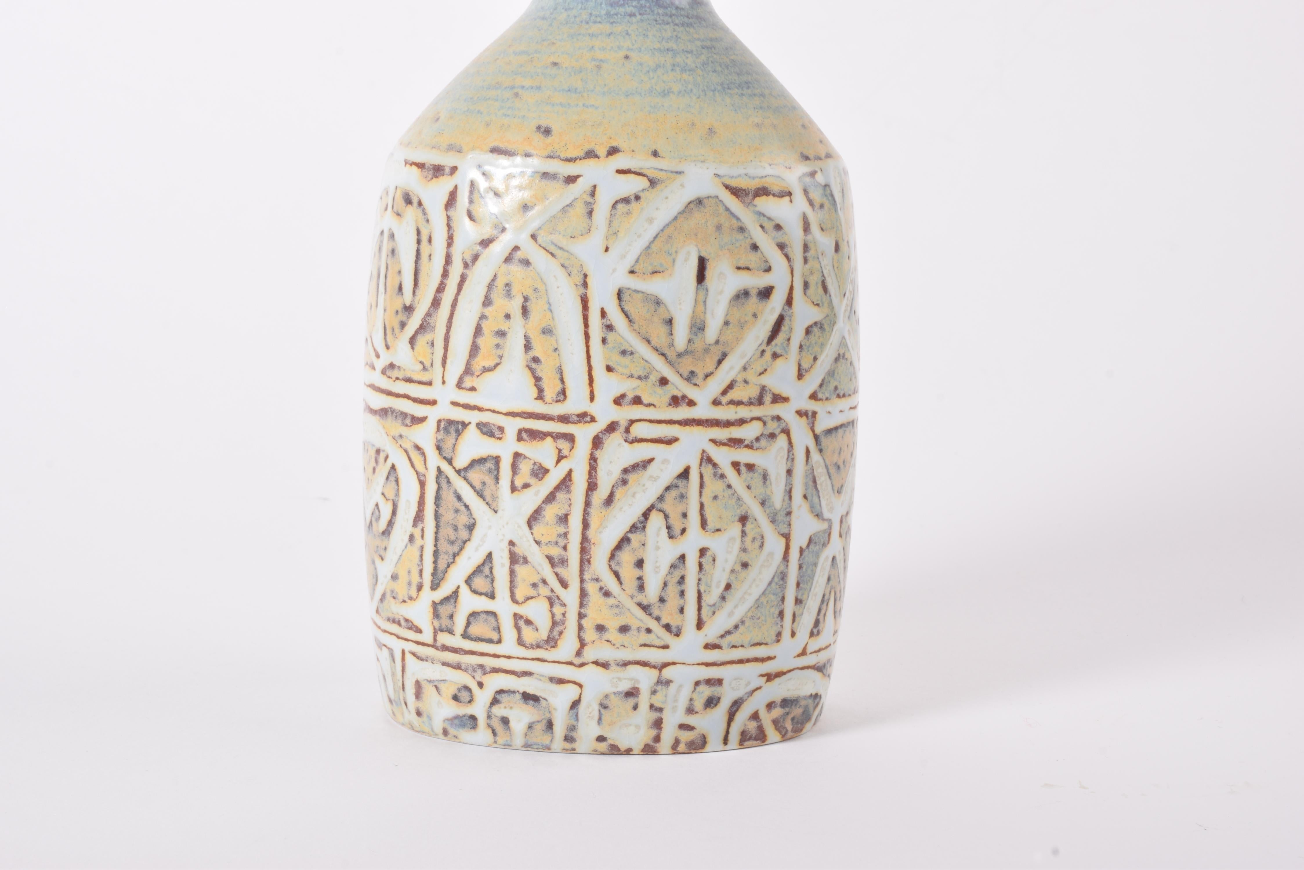 Nils Thorsson per Aluminia Baca Vaso a fiasco con motivo astratto Ceramica danese 1960s in vendita 3