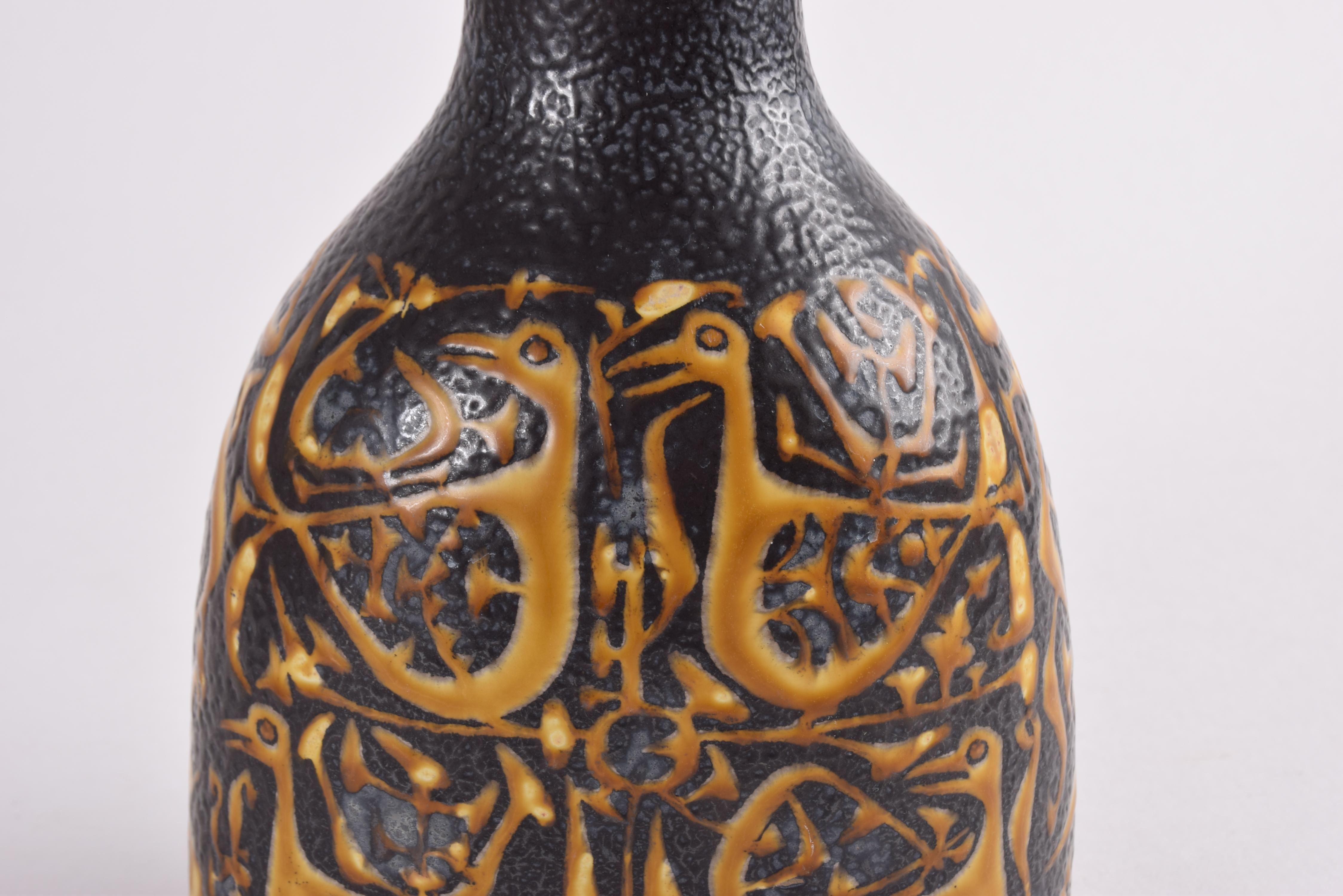 Nils Thorsson per Aluminia Royal Copenhagen Vaso Baca Nero Giallo Danese 1960s in vendita 5