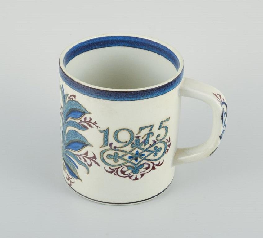 Vernissé Nils Thorsson pour Royal Copenhagen. Tasse d'anniversaire en faïence. 1775-1975 en vente