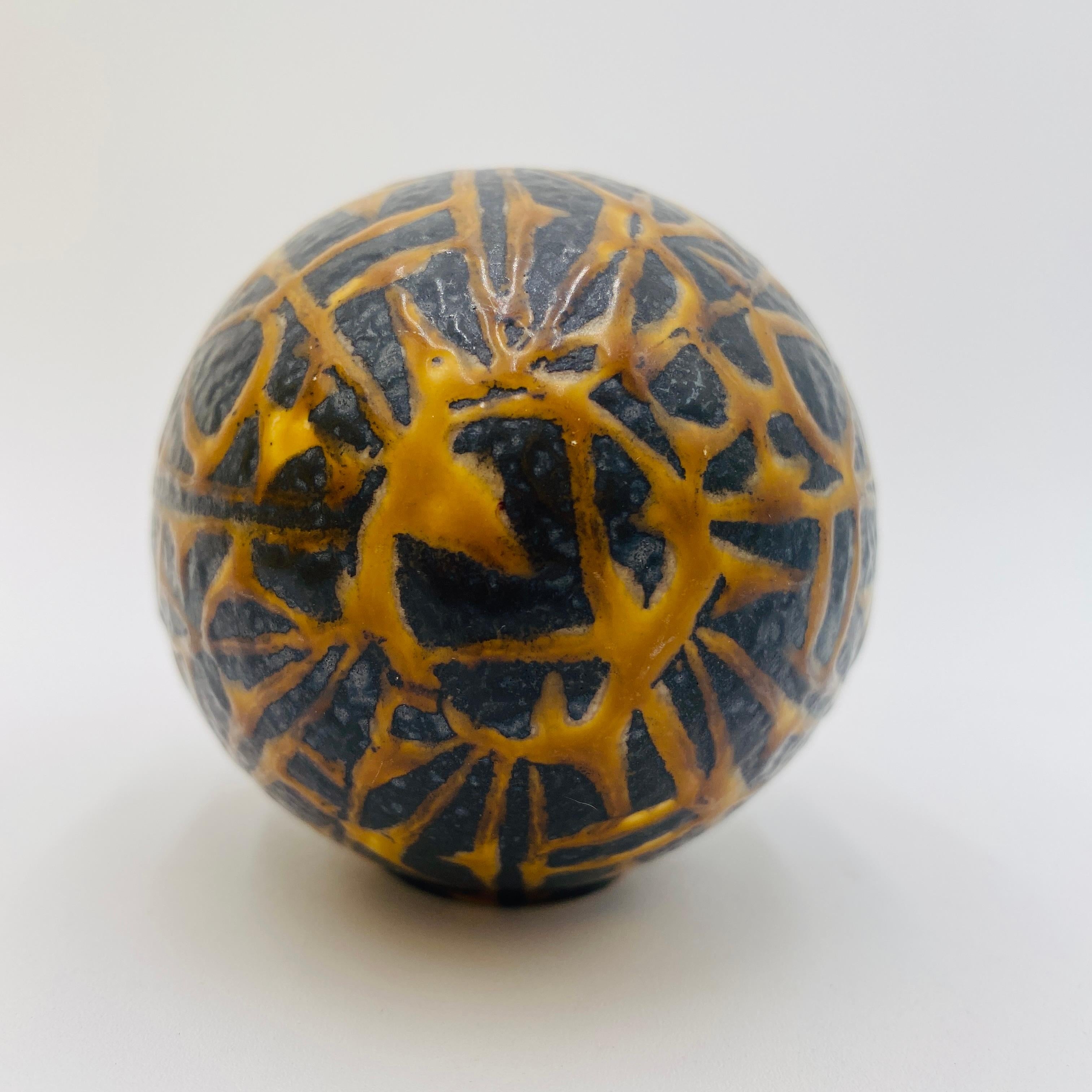 Fin du 20e siècle Nils Thorsson pour Royal Copenhagen Vase Baca en forme d'œuf Danemark, 1970 en vente