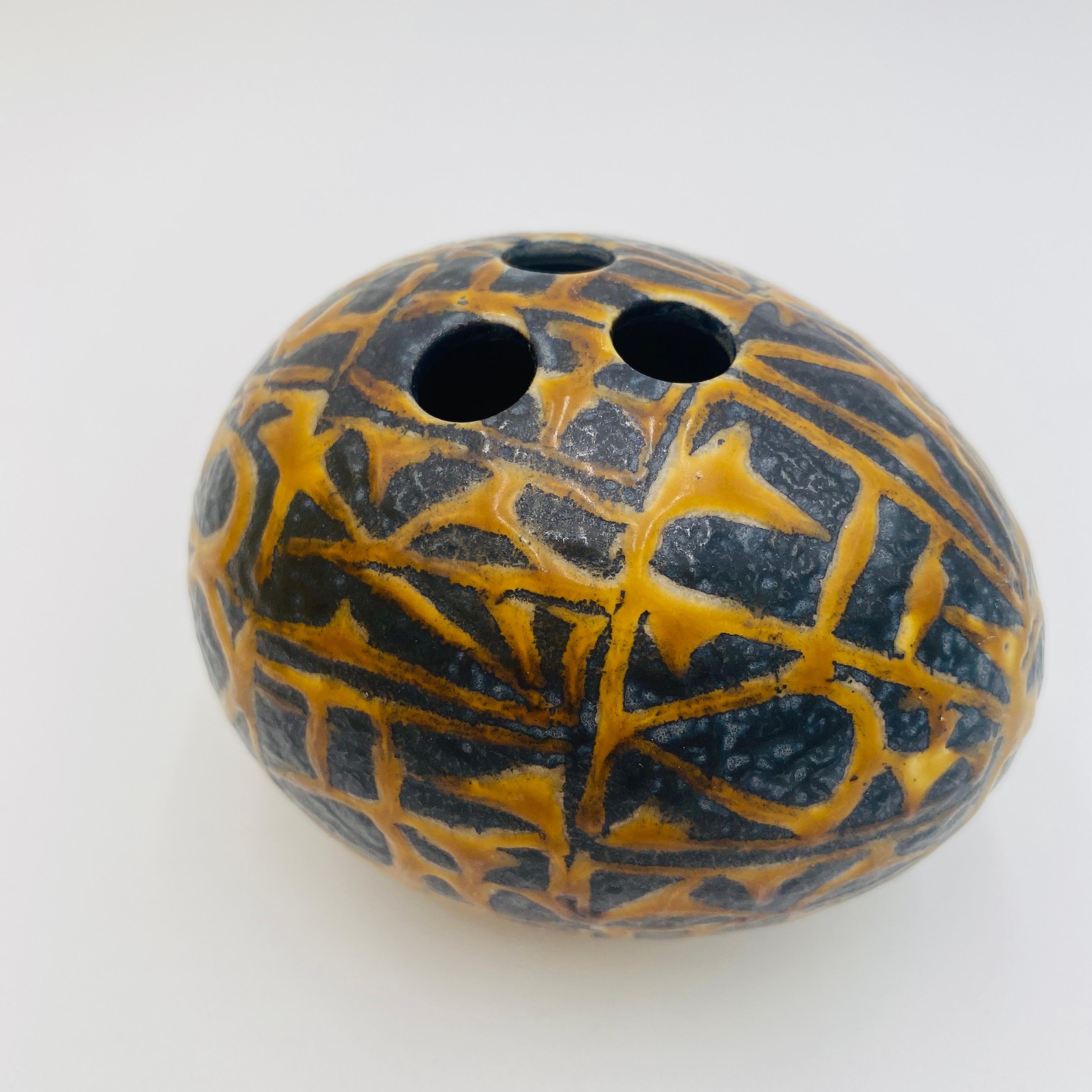 Nils Thorsson pour Royal Copenhagen Vase Baca en forme d'œuf Danemark, 1970 en vente 1