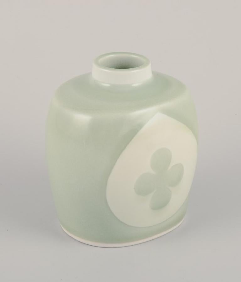 Danese Nils Thorsson per Royal Copenhagen. Raro vaso in ceramica con smalto celadon. in vendita