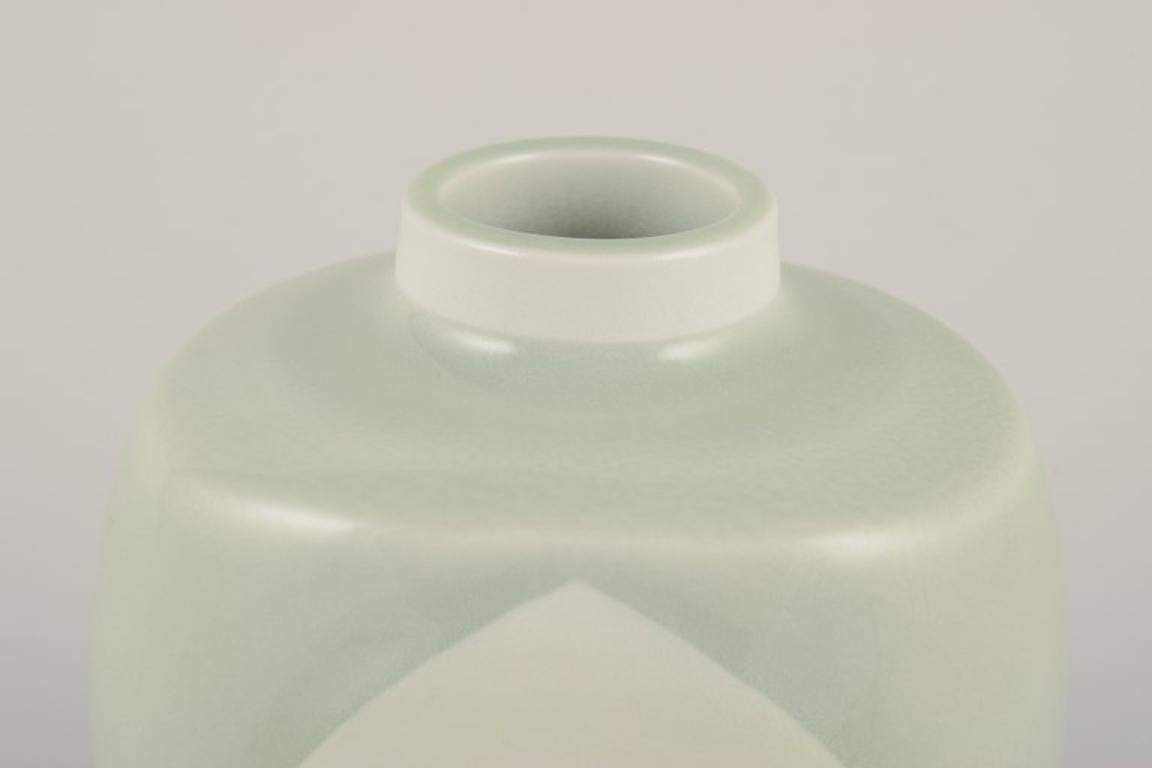 Ceramica Nils Thorsson per Royal Copenhagen. Raro vaso in ceramica con smalto celadon. in vendita