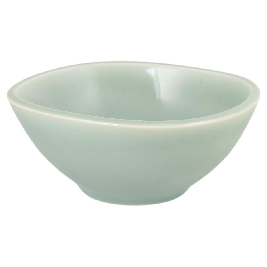 Nils Thorsson for Royal Copenhagen. Stoneware bowl with celadon glaze. 1940s