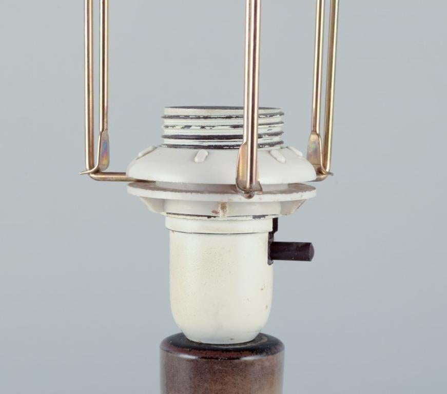 Nils Thorsson für Royal Copenhagen. Tischlampe aus Steingut mit Fischmotiv aus Steingut (Glasiert) im Angebot