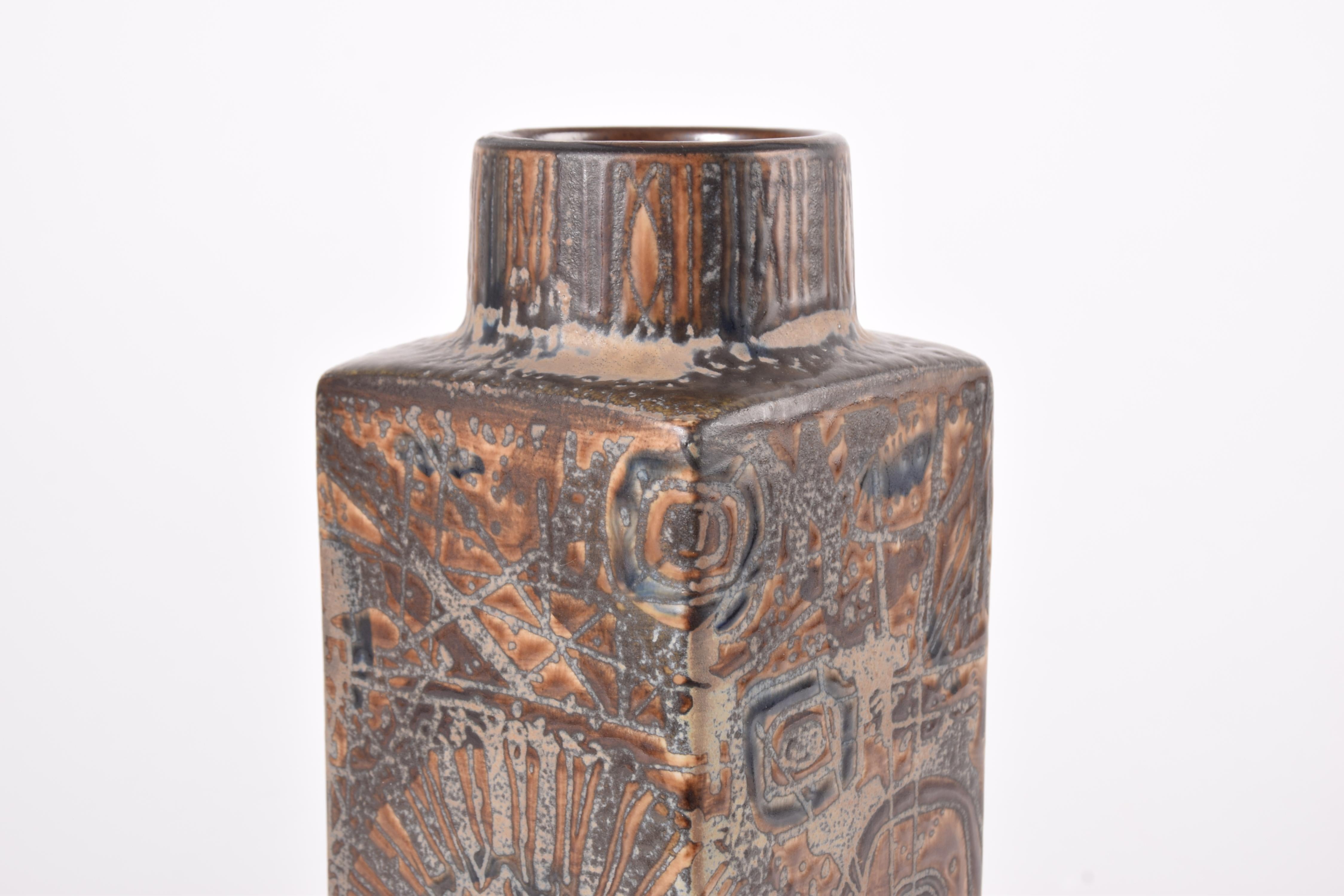 Ceramica Nils Thorsson per Royal Copenhagen Vaso Baca Alto Marrone, Danese Moderno Anni '70 in vendita