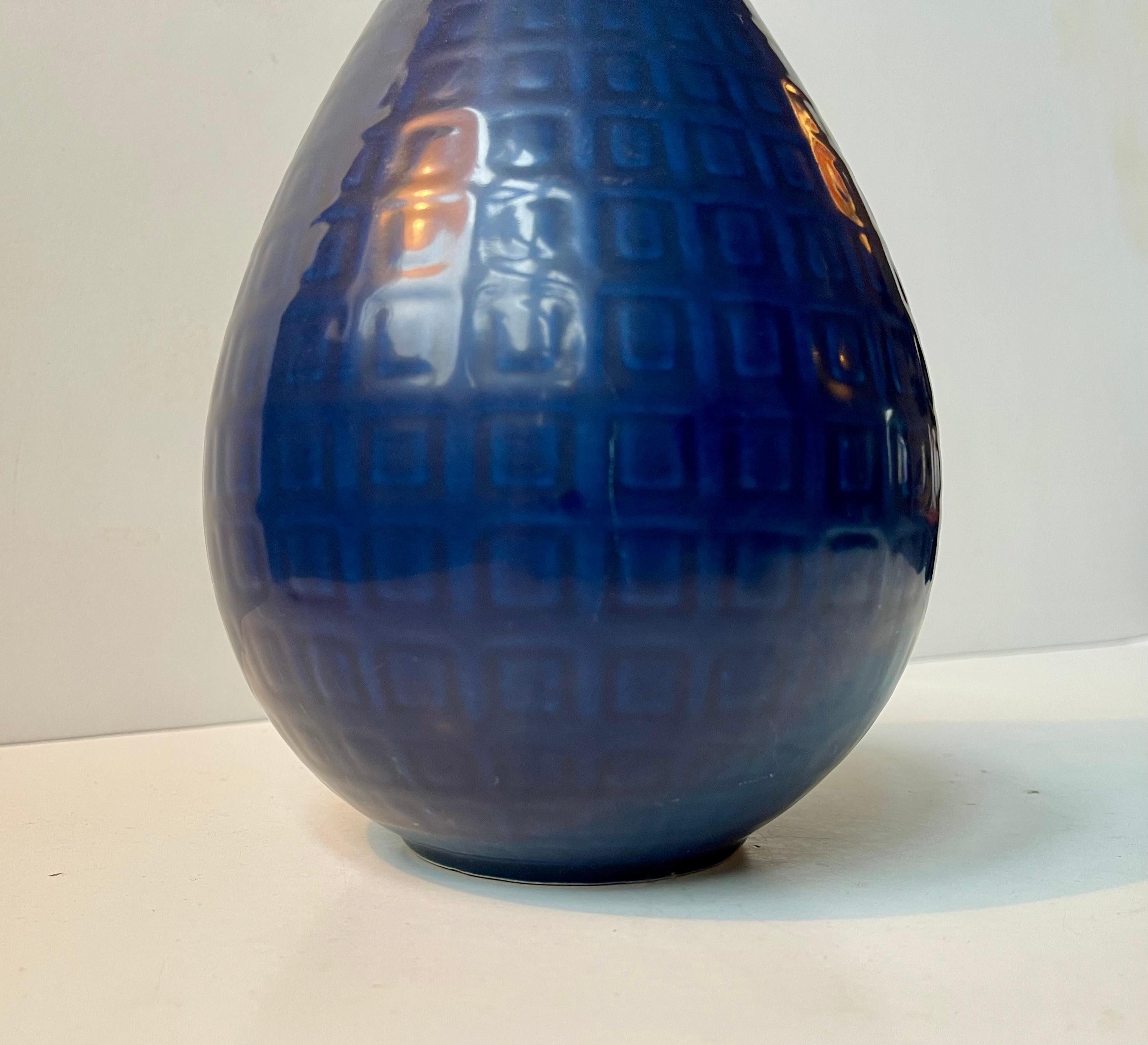 Nils Thorsson, glasierte blaue Marselis-Vase für Aluminia, 1950er Jahre im Zustand „Gut“ im Angebot in Esbjerg, DK