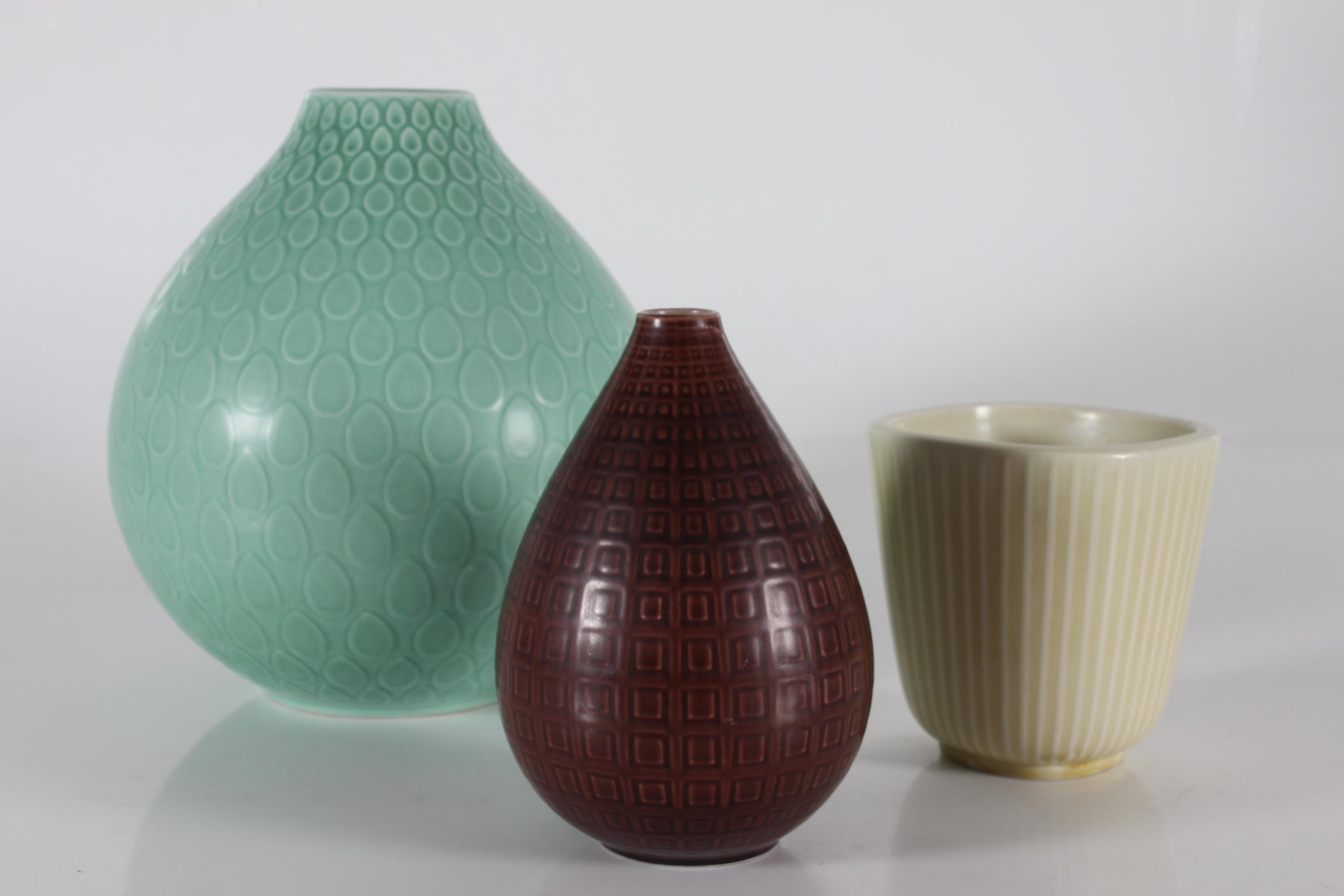 Nils Thorsson Marselis Vase for Aluminia Royal Copenhagen Maroon Brown 1950 DK In Good Condition For Sale In Silkeborg, Silkeborg