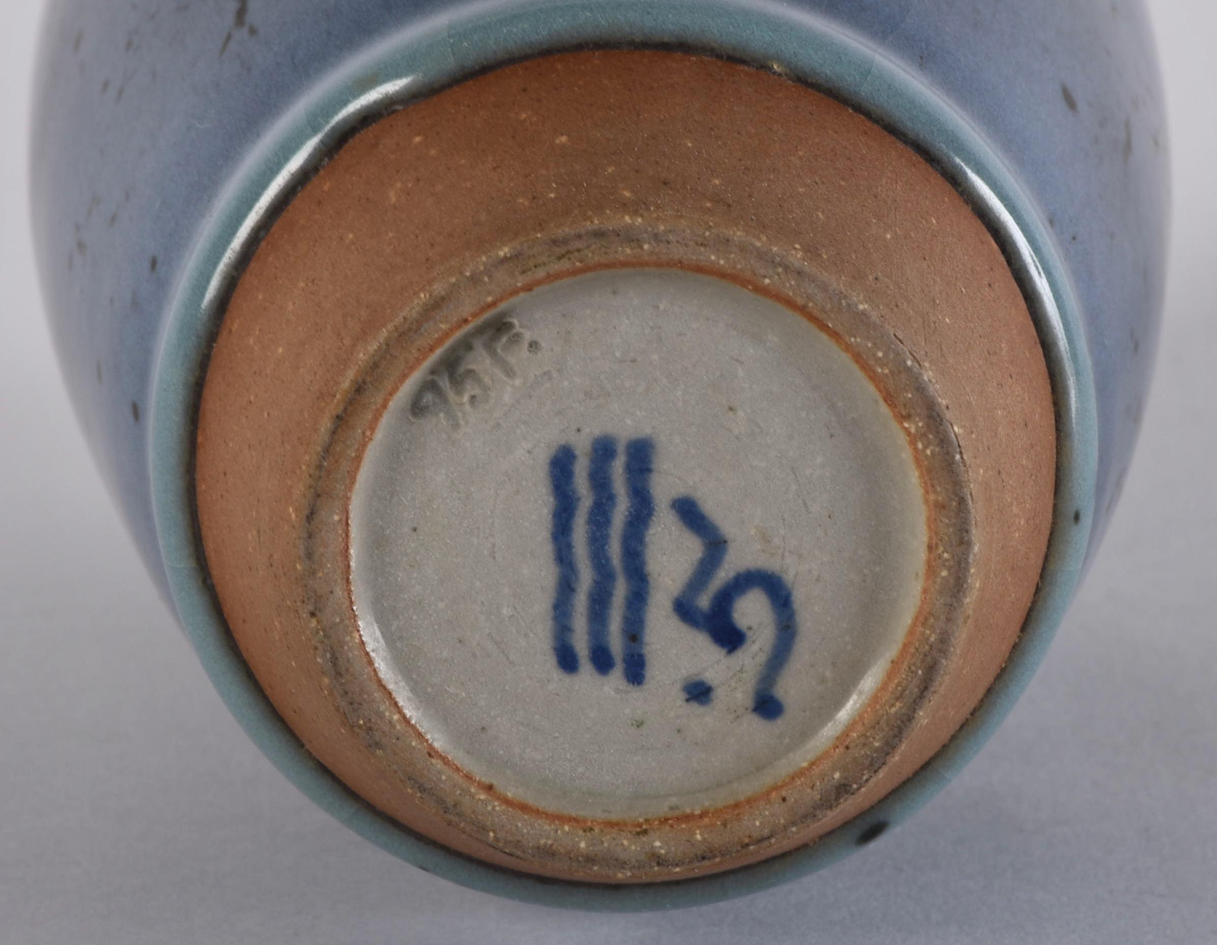 Terracotta Vaso in studio Pottery di Nils Thorsson Royal Copenhagen Faience in vendita