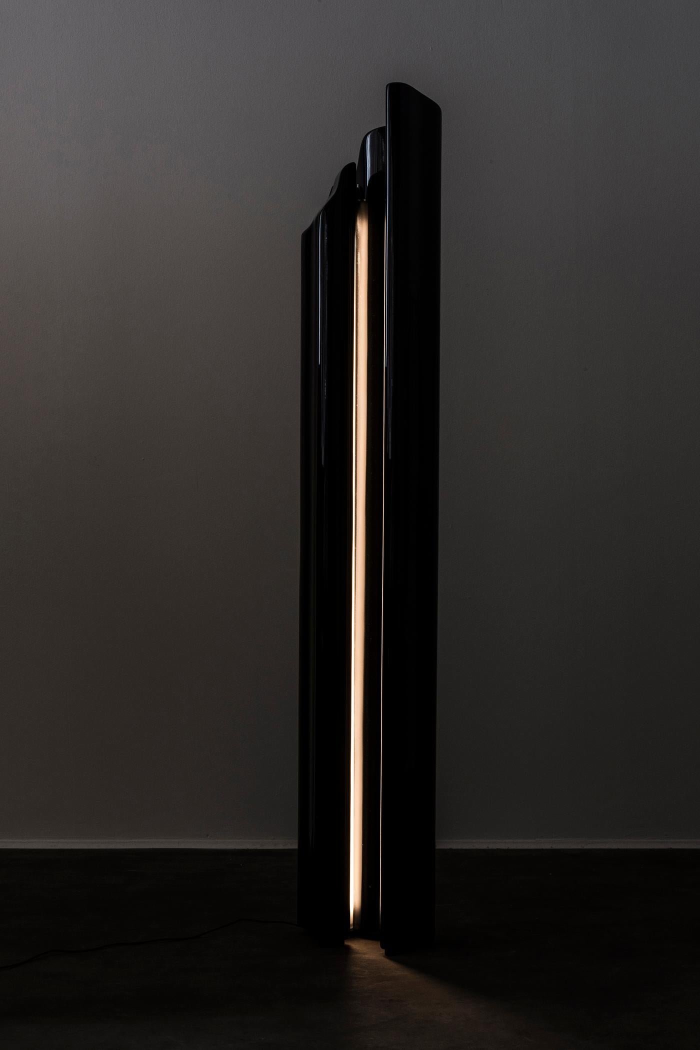 Modern Floor Lamp Guise in Black by Odd Matter For Sale