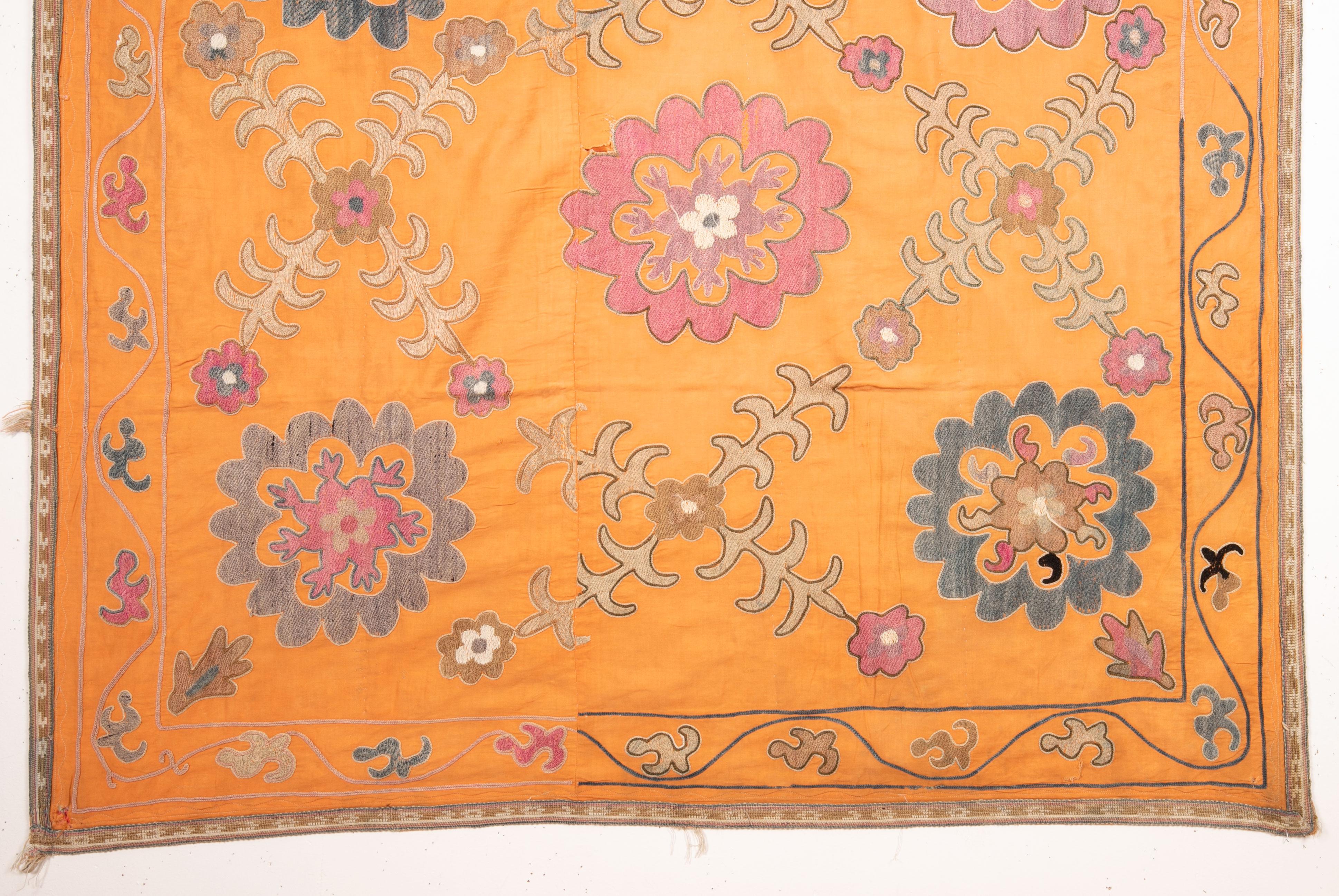 Nim Suzani from Uzbekistan, Central Asia, Mid-20th Century In Good Condition In Istanbul, TR