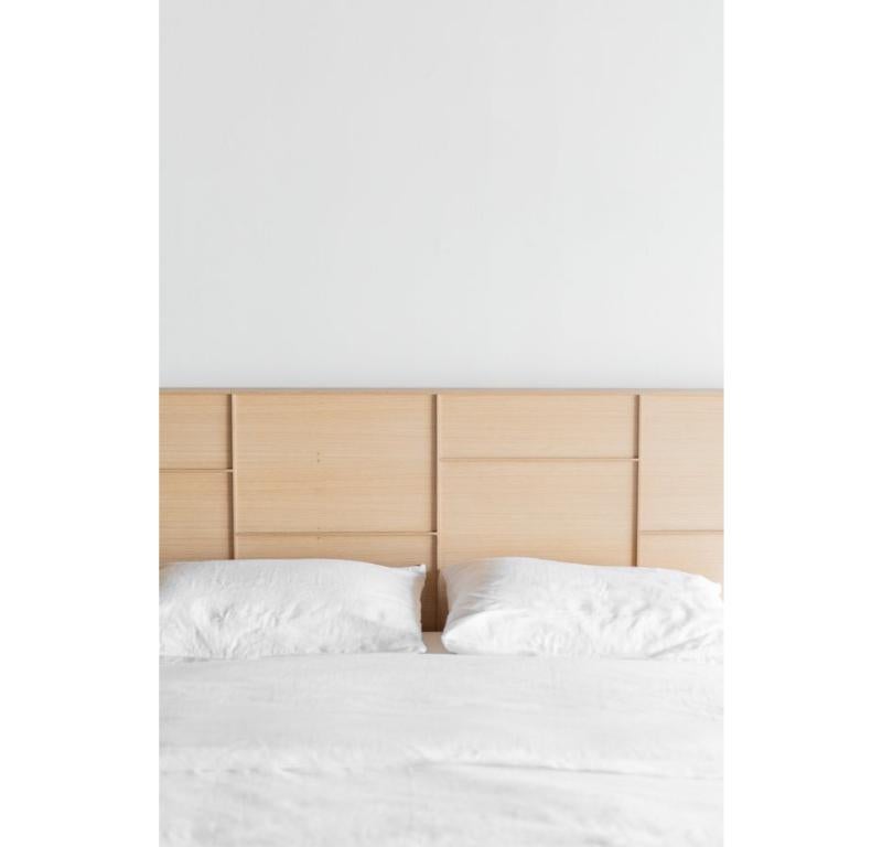 American Nima Bed (Queen) For Sale