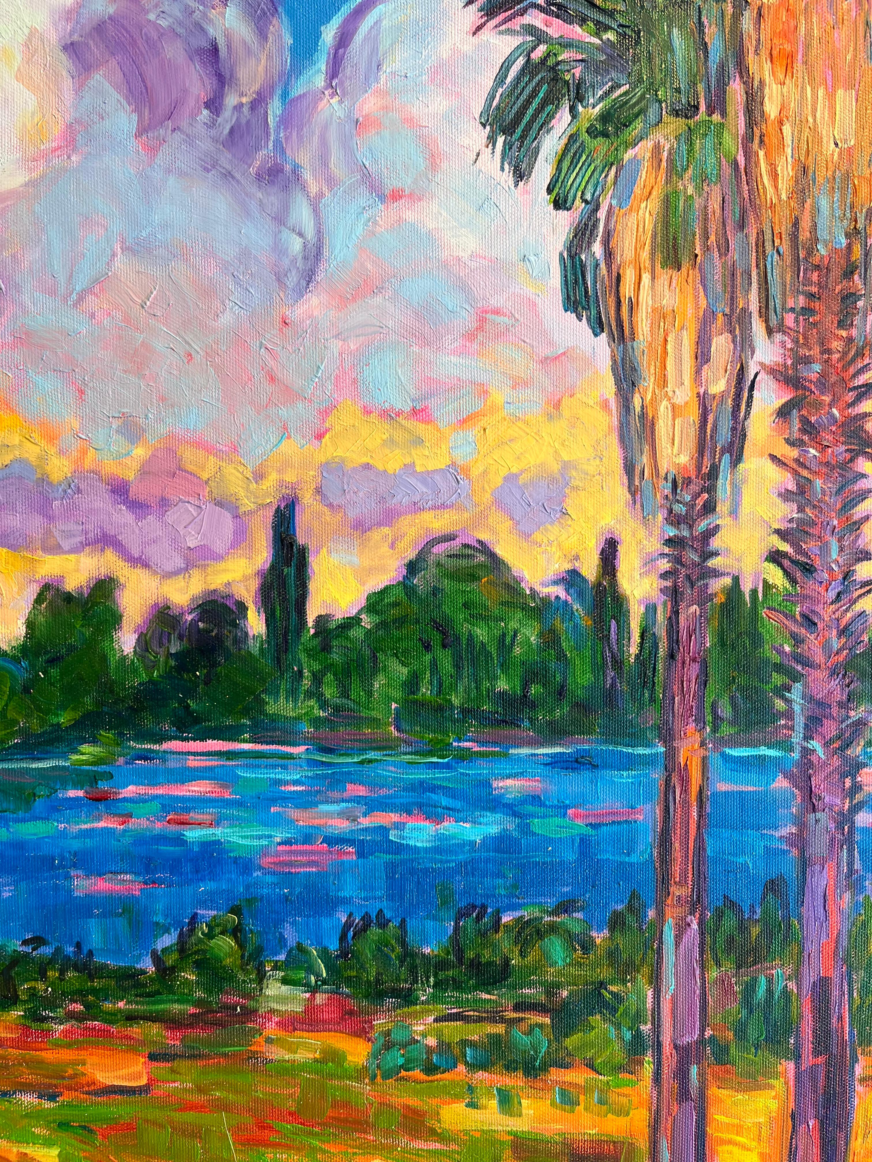 Palmen an der Flussseite und am Sonnenuntergang – original impressionistisches Landschaftsgemälde (Grau), Landscape Painting, von Nimet Keser