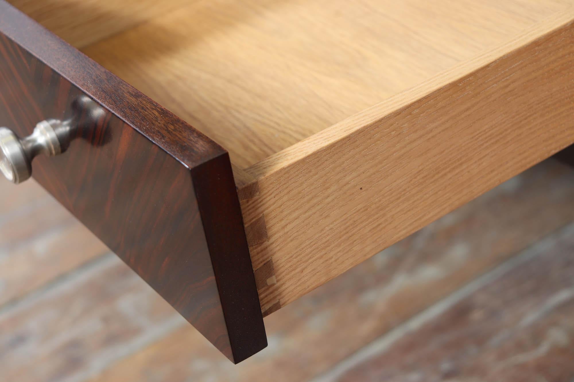 Bureau en macassar de Nina Campbell en vente 3