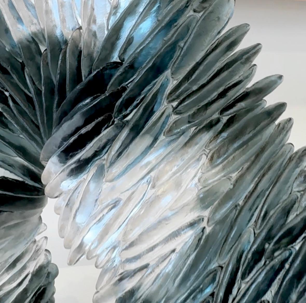 Sculpture en verre, abstrait noir et blanc texturé translucide, 2024 en vente 9