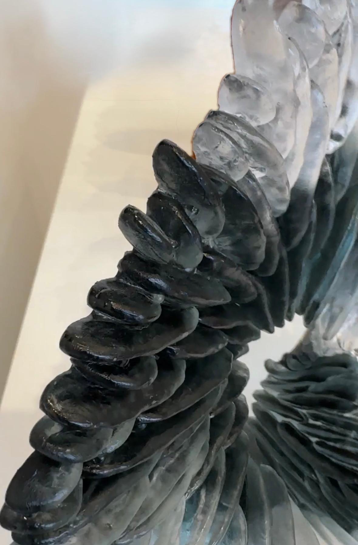 Sculpture en verre, abstrait noir et blanc texturé translucide, 2024 en vente 10