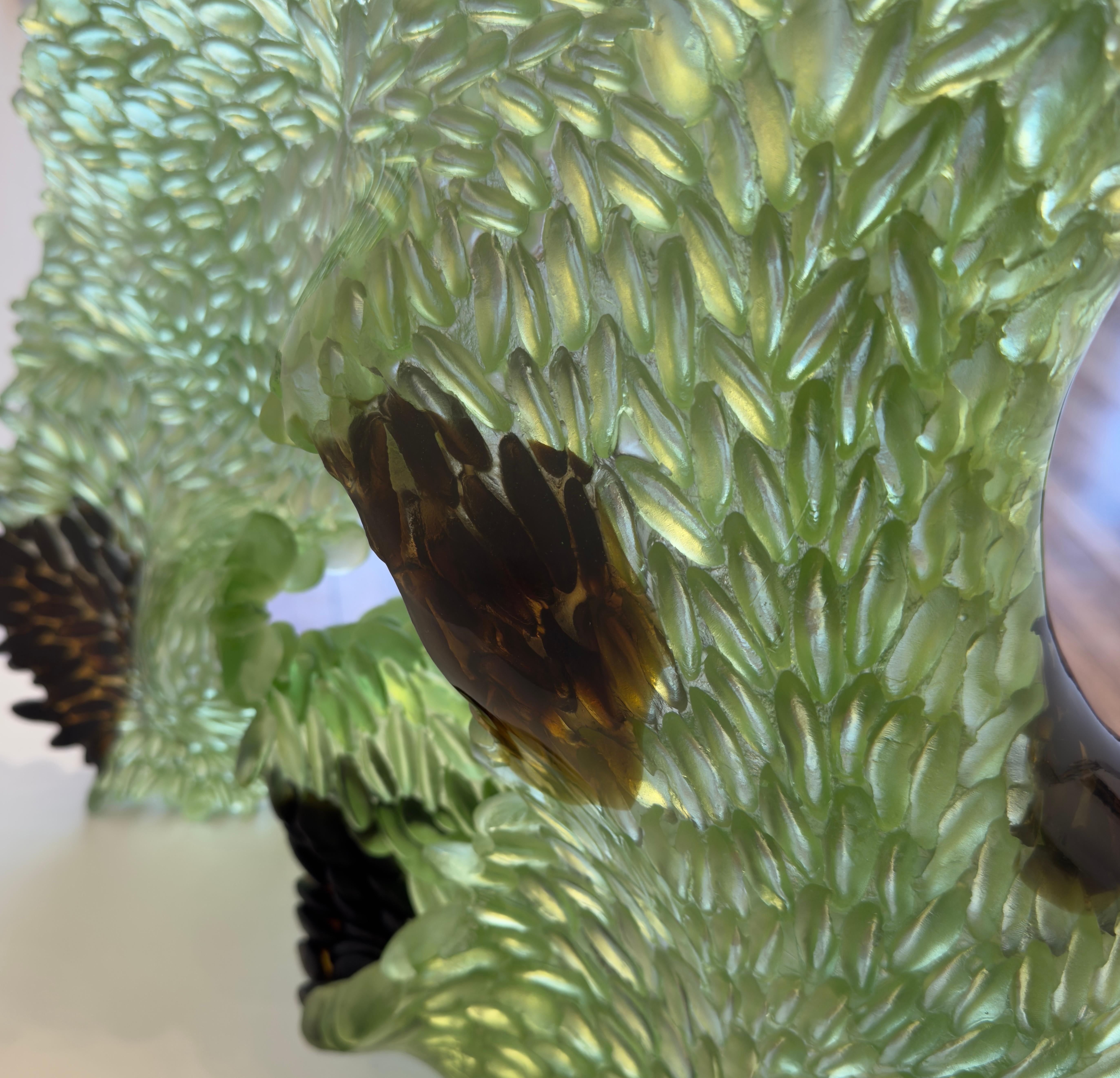Sculpture en verre, vert abstrait, inspiré par la nature, texture translucide, 2024 en vente 1