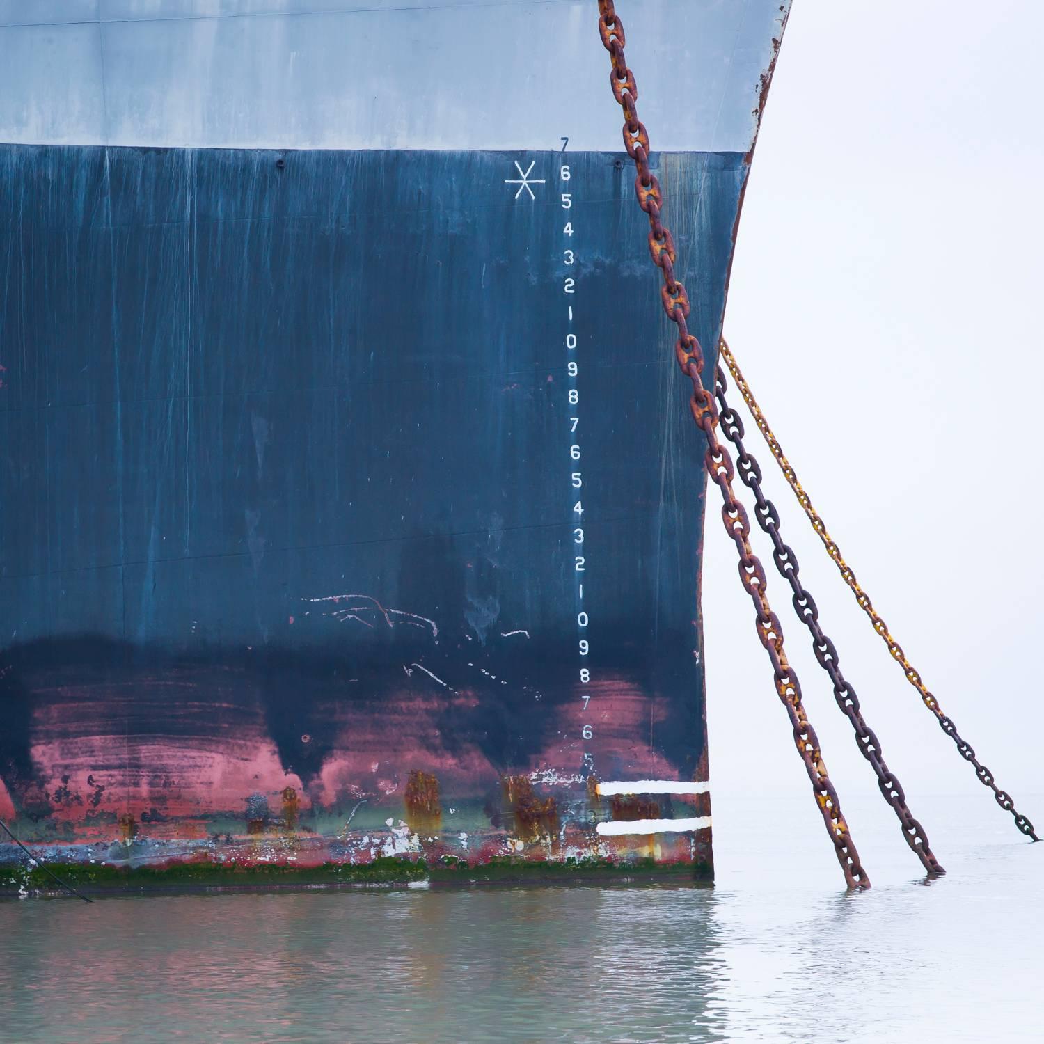 Geister X / ghost ship - contemporary floating photograph