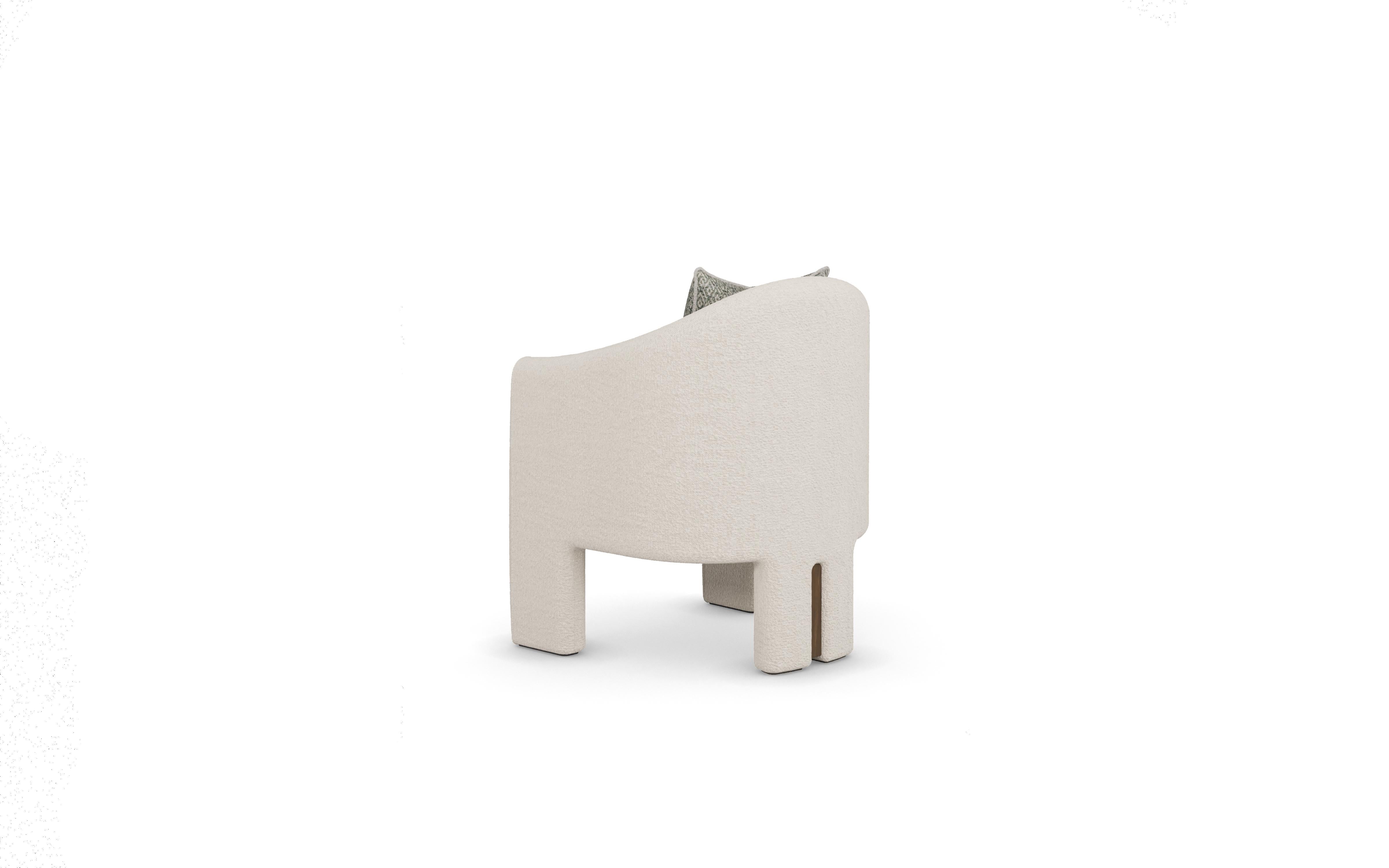 Nina Dining Chair by Nolita Harbour: Bouclé Seat & Walnut Frame (Organische Moderne) im Angebot