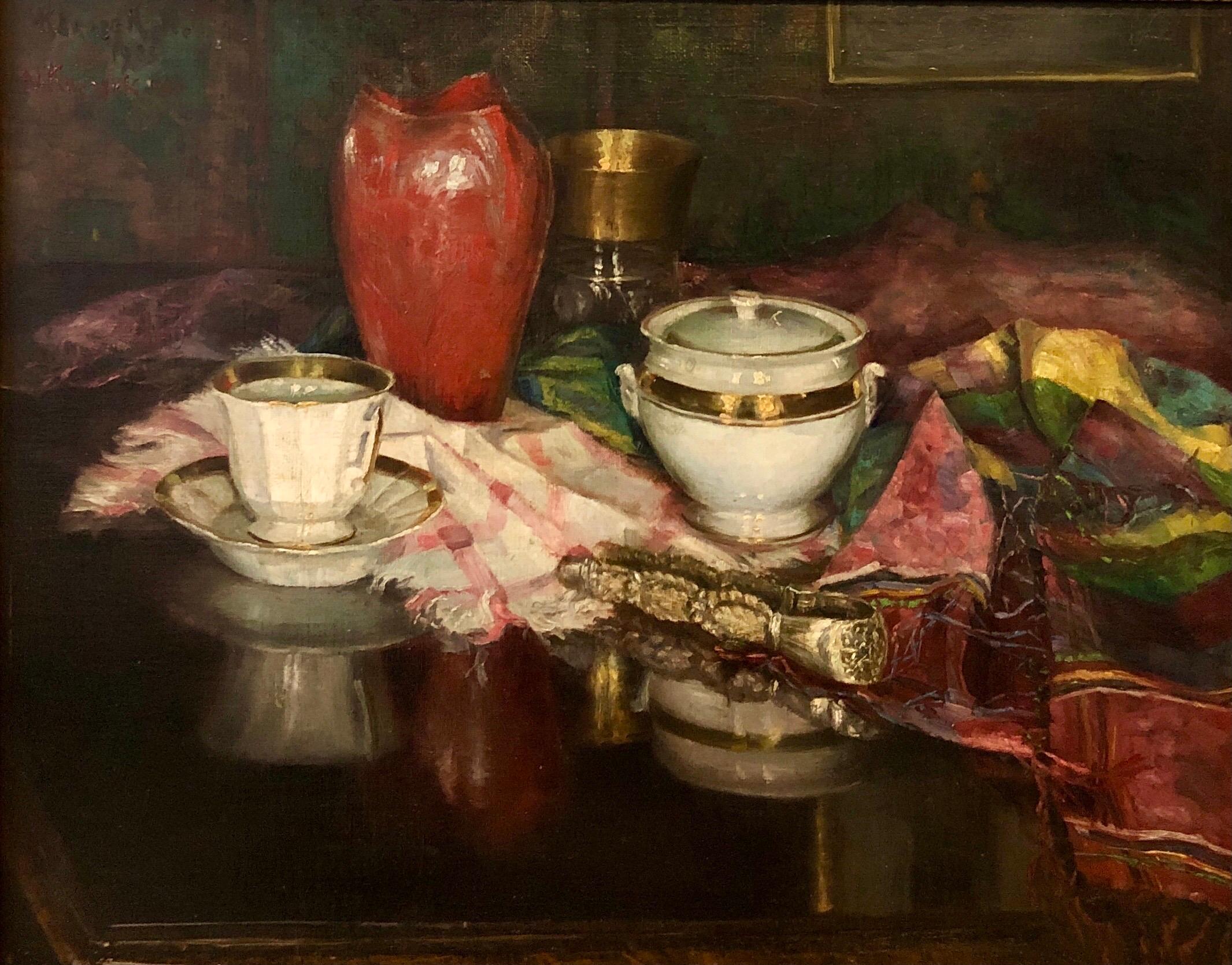 1925 Pintura al óleo vienesa Naturaleza muerta interior con jarrón de porcelana, alfombra de tapiz - Painting de Nina Karasek