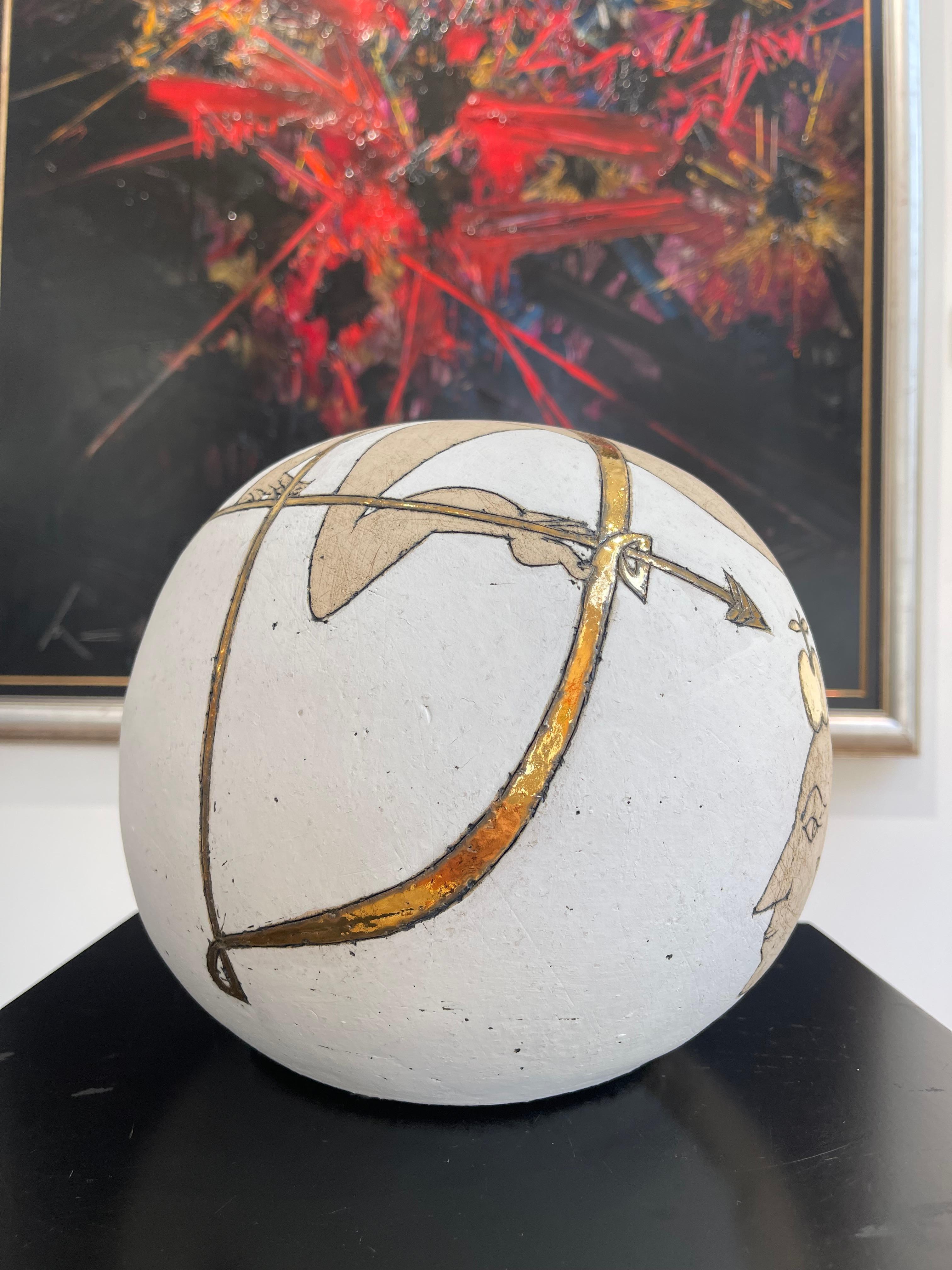 Nina Khemchyan (B.1964)
La Pomme
Faïence chamottée polychrome
20 x 20 cm / 7.87 x 7.87 inches
2023

Nina Khemchyan, souvent appelée simplement NINA, est une artiste arménienne accomplie, née en 1964 à Erevan. Elle vit et travaille à Paris depuis