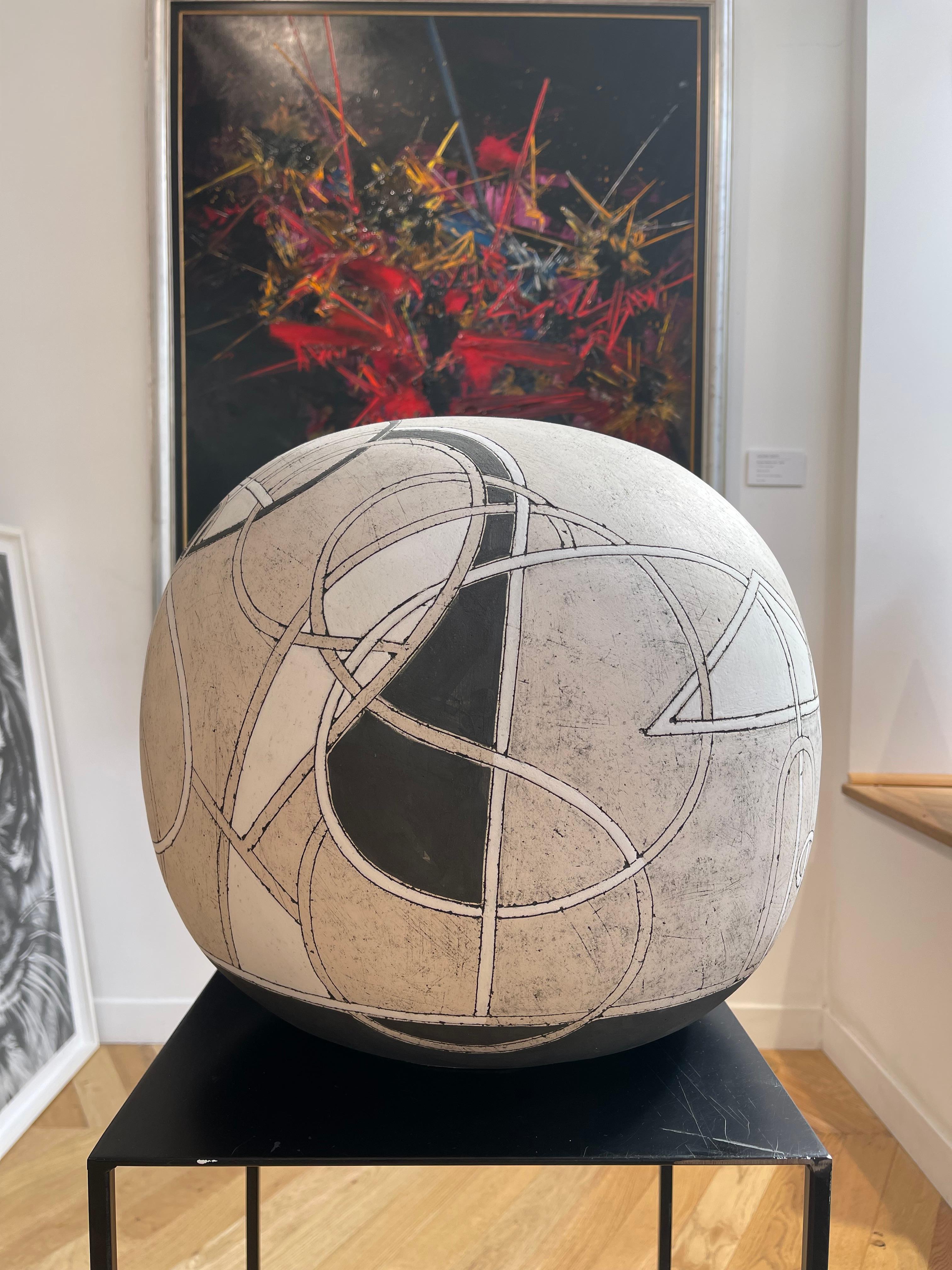 Nina Khemchyan (B.1964)
Prière
Faïence chamottée polychrome
37 x 40 cm / 14.57 x 15.75 inches
2020

Nina Khemchyan, souvent appelée simplement NINA, est une artiste arménienne accomplie, née en 1964 à Erevan. Elle vit et travaille à Paris depuis