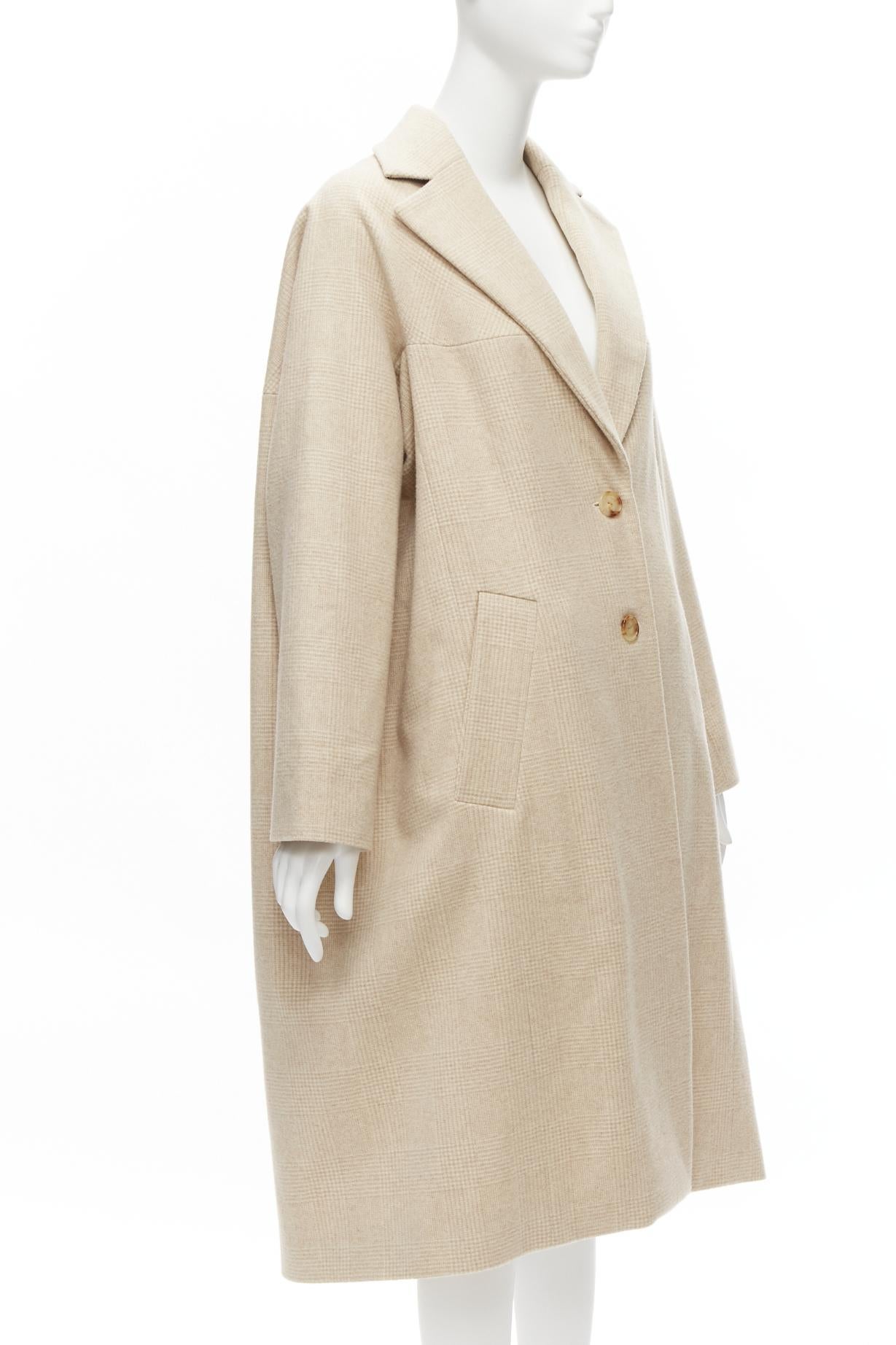 NINA RICCI 100% wool light beige houndstooth cocoon back oversized coat IT34 XXS
Reference: TGAS/D00306
Brand: Nina Ricci
Material: Wool
Color: Beige
Pattern: Houndstooth
Closure: Button
Lining: Beige Fabric
Extra Details: Cocoon rounded shape at
