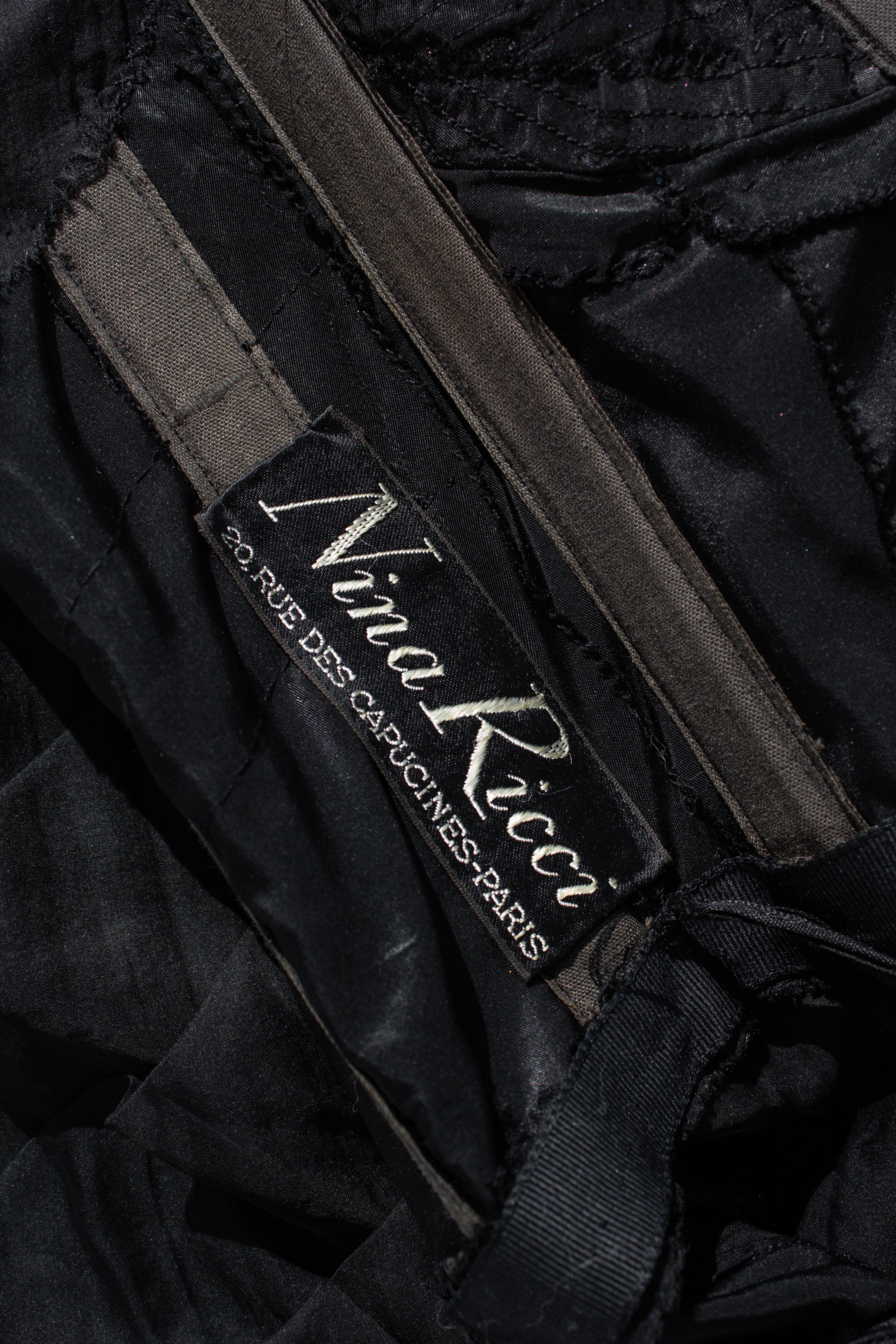 Nina Ricci Vestido de noche negro de alta costura de los años 40 con volantes en capas y sin tirantes en venta 8