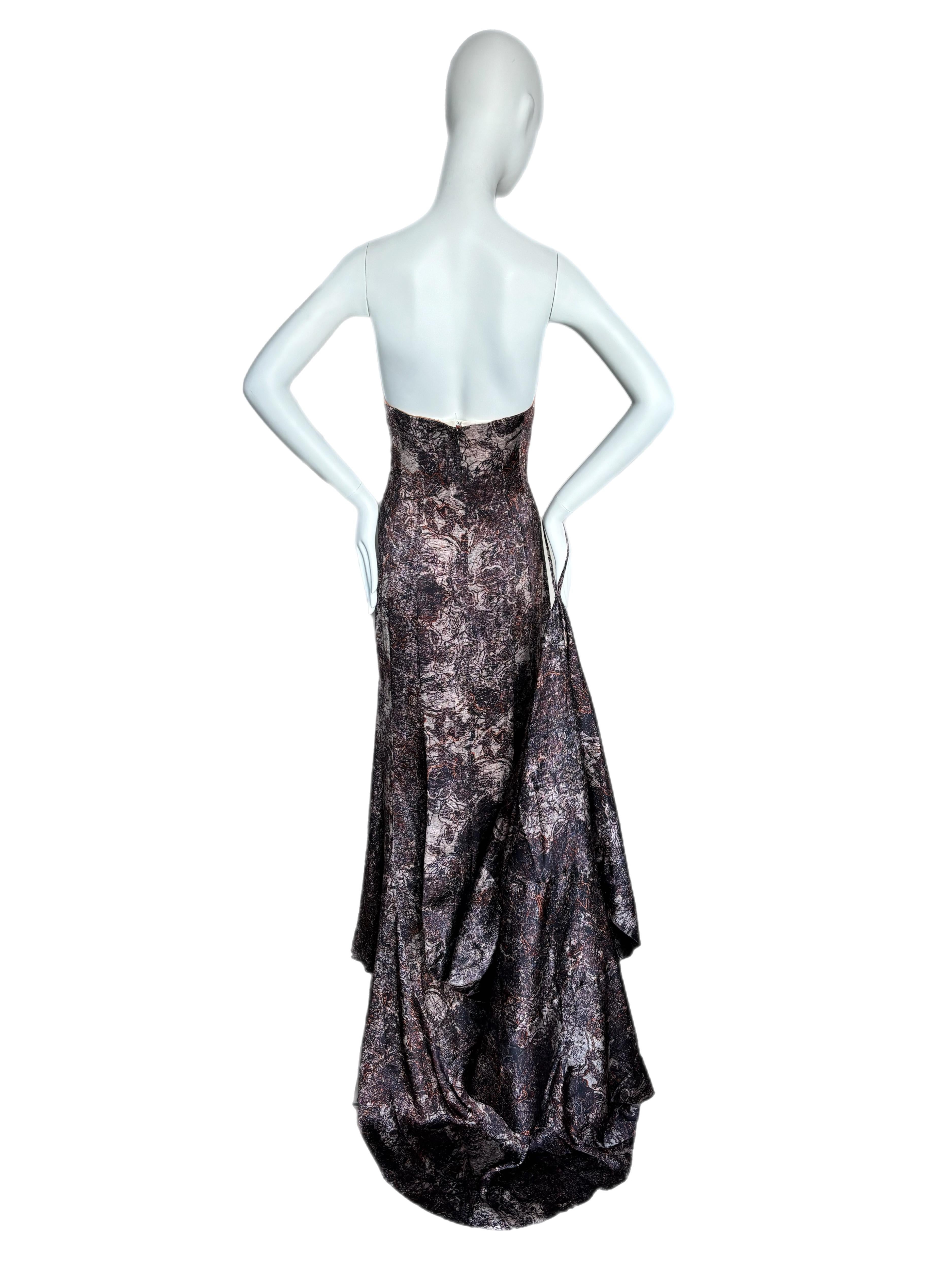NINA RICCI 2008 Vintage Runway Silk Corseted Evening Gown w. Massive Train In New Condition For Sale In Leonardo, NJ