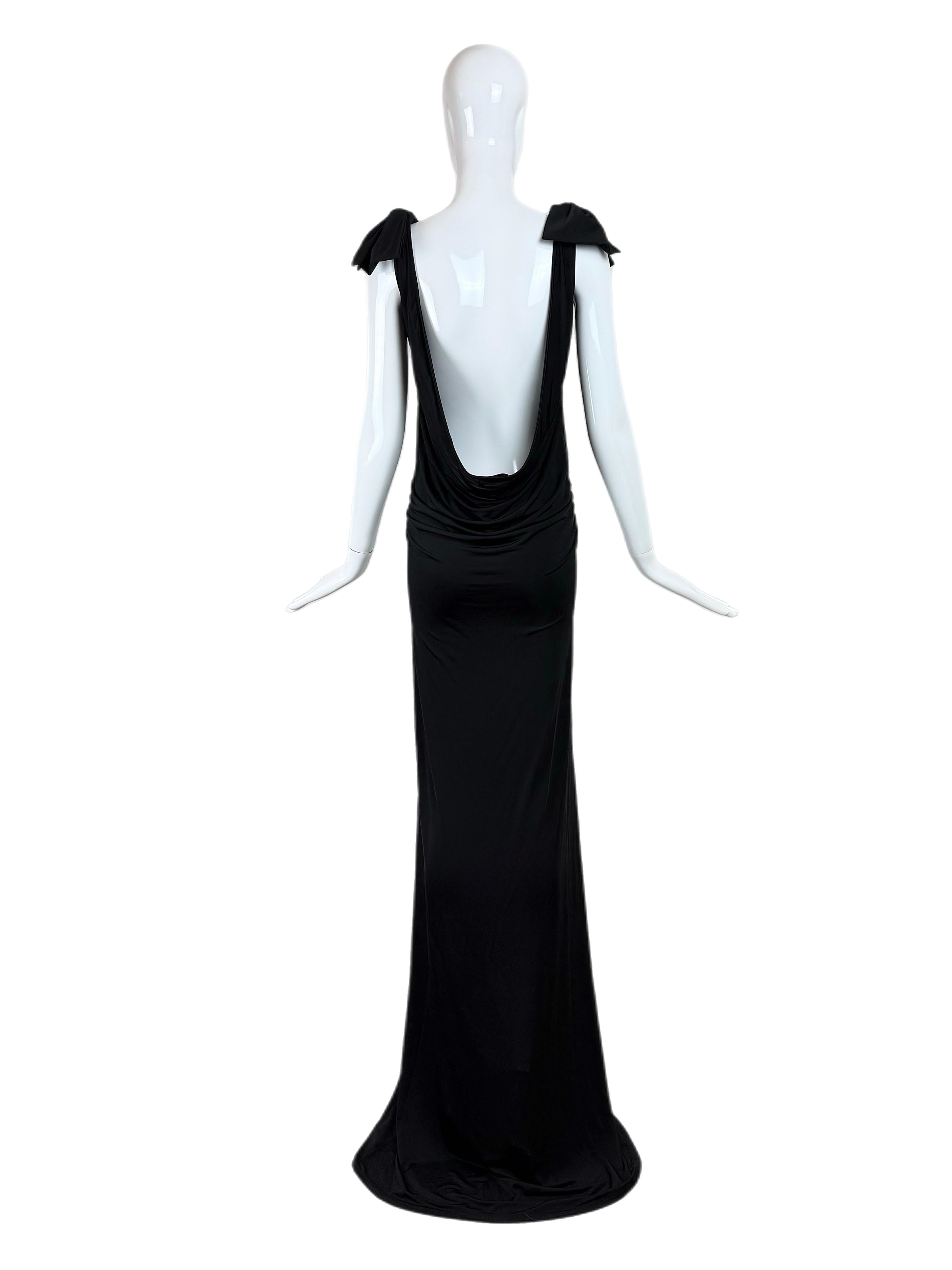 Nina Ricci, abito da sera nero senza schienale, maxi abito con schienale aperto e sottile 1