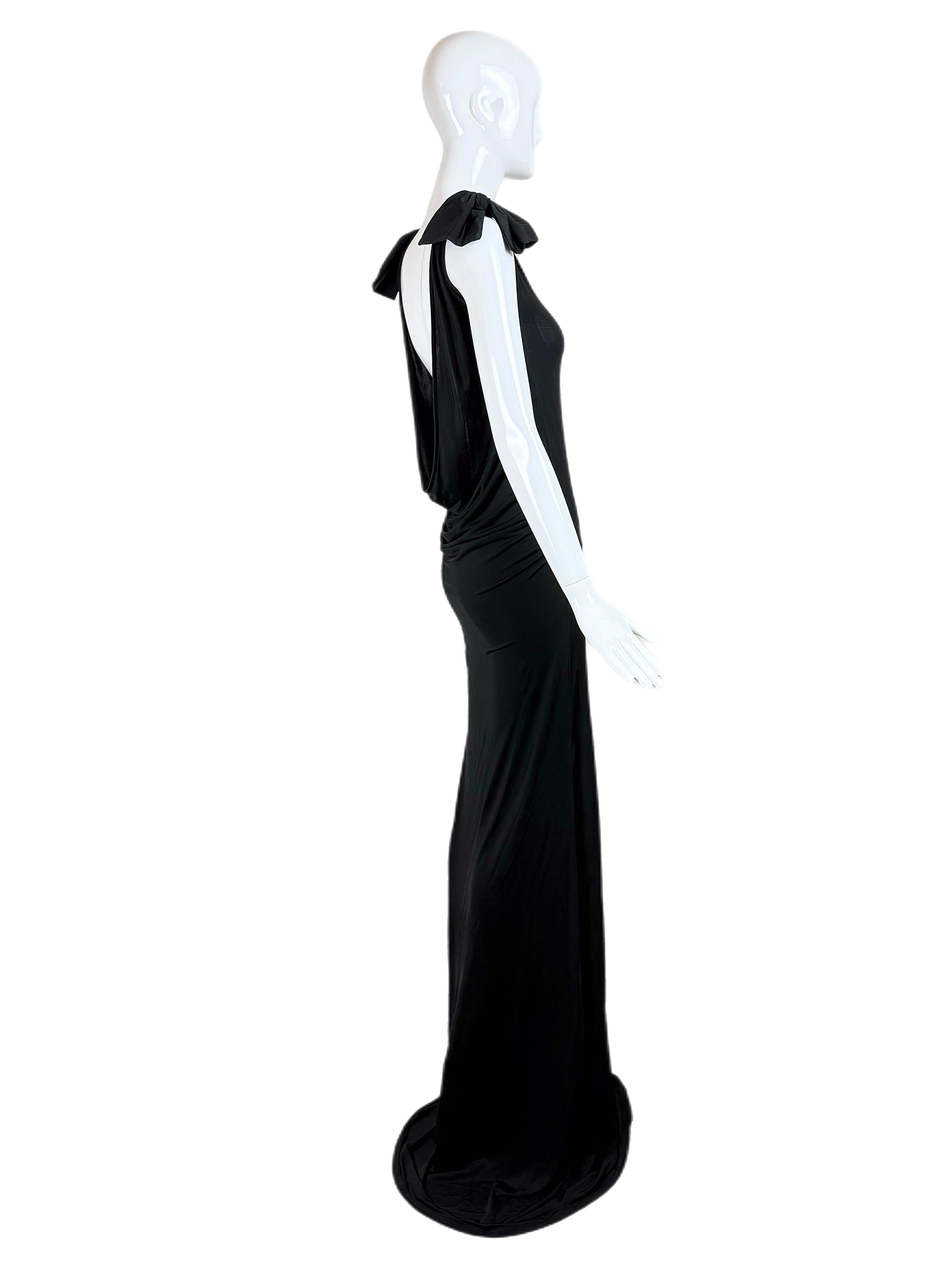 Nina Ricci, abito da sera nero senza schienale, maxi abito con schienale aperto e sottile 2