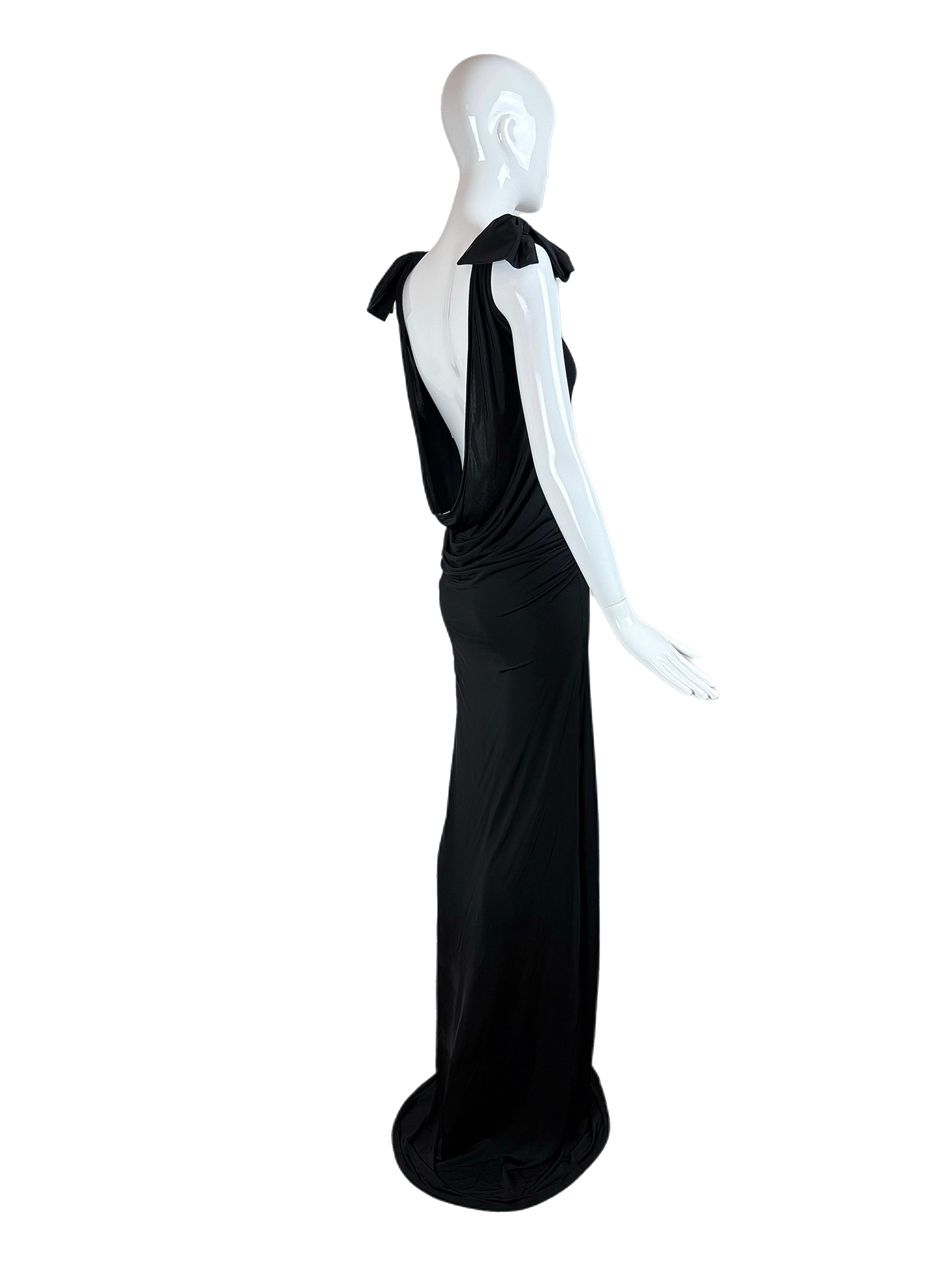 Nina Ricci, abito da sera nero senza schienale, maxi abito con schienale aperto e sottile 3