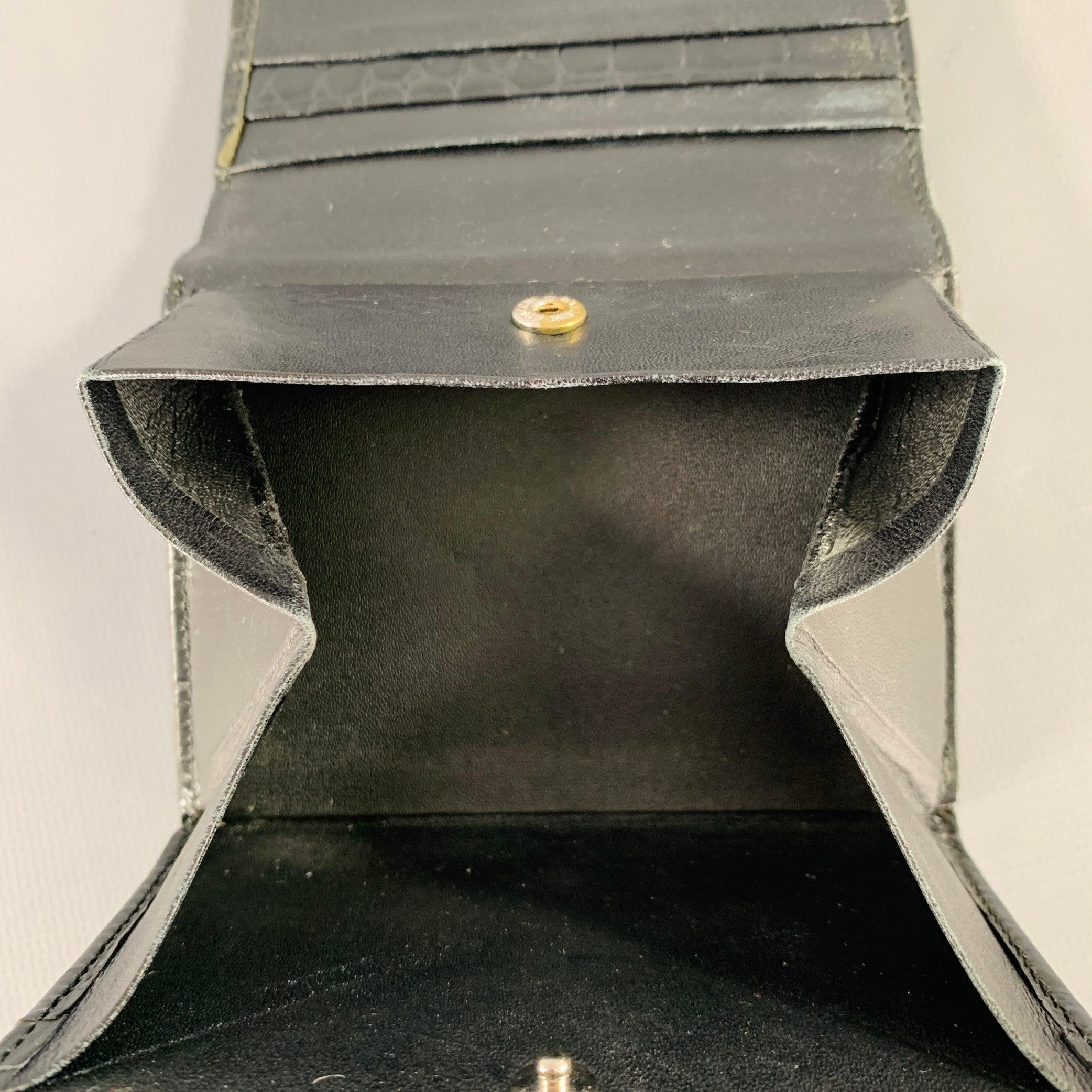 NINA RICCI Billetera Bifold de piel negra con cocodrilo en relieve en Bueno estado para la venta en San Francisco, CA
