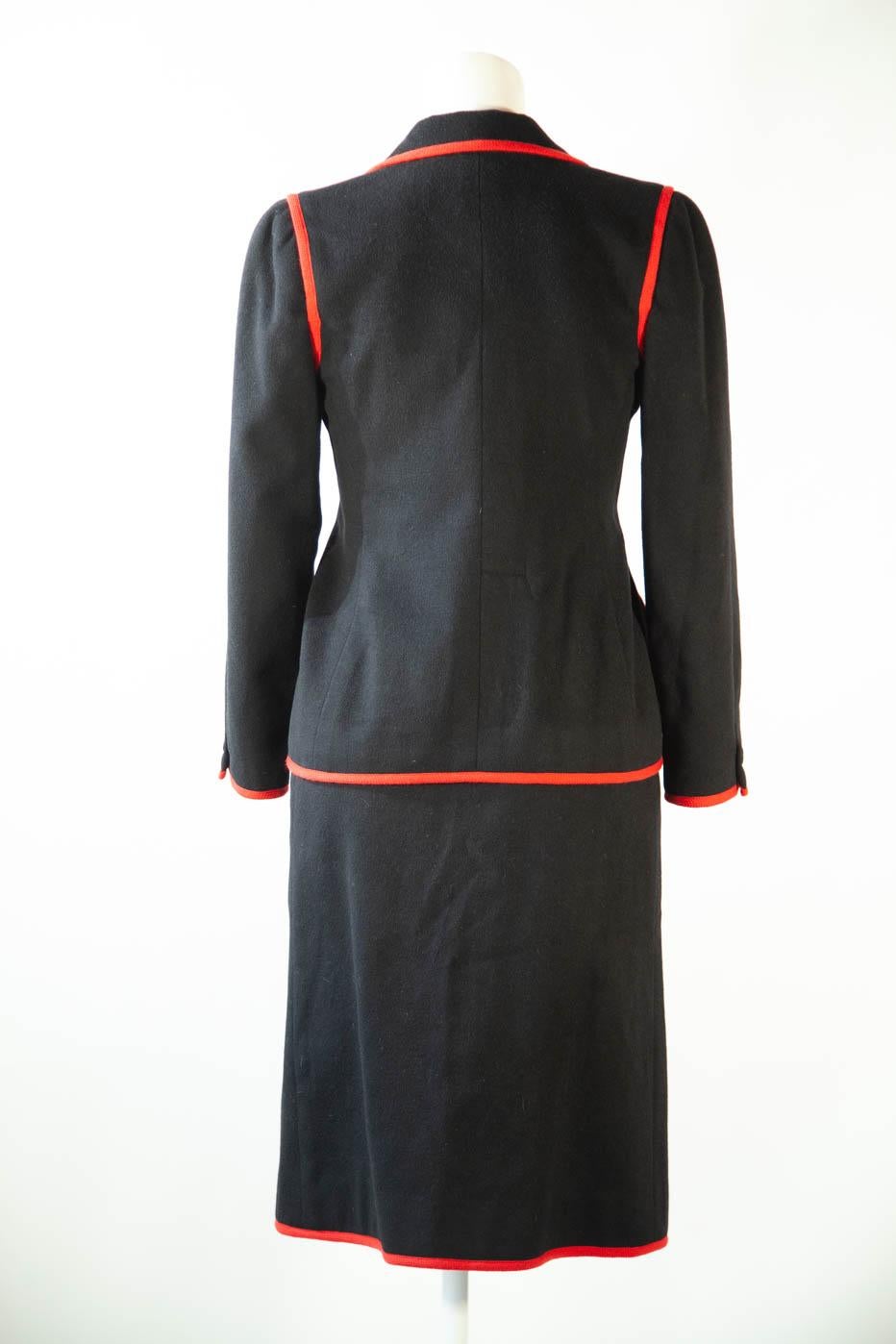 Nina Ricci black ensemble  In Excellent Condition For Sale In Kingston, NY