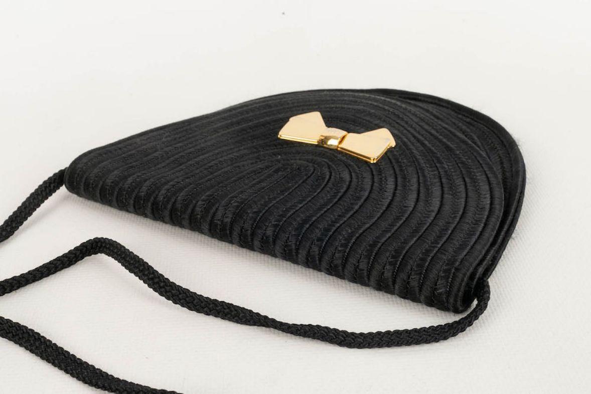 Schwarze Passementerie-Tasche von Nina Ricci Damen im Angebot