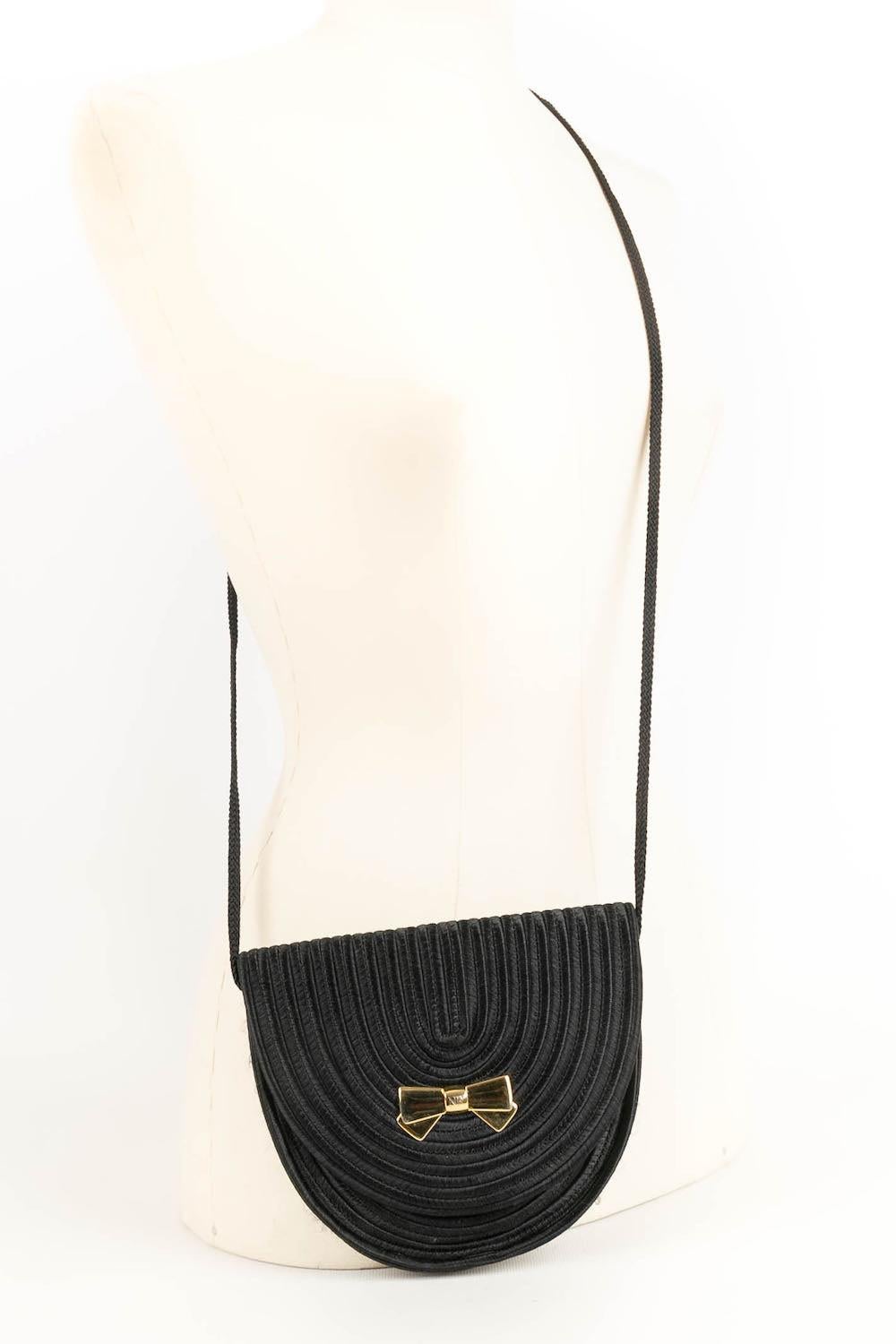 Schwarze Passementerie-Tasche von Nina Ricci im Angebot 4