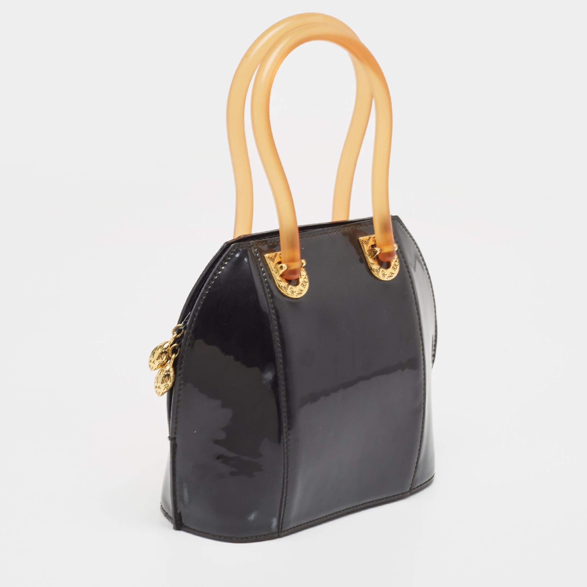 Noir Sacoche en cuir verni noir Nina Ricci en vente