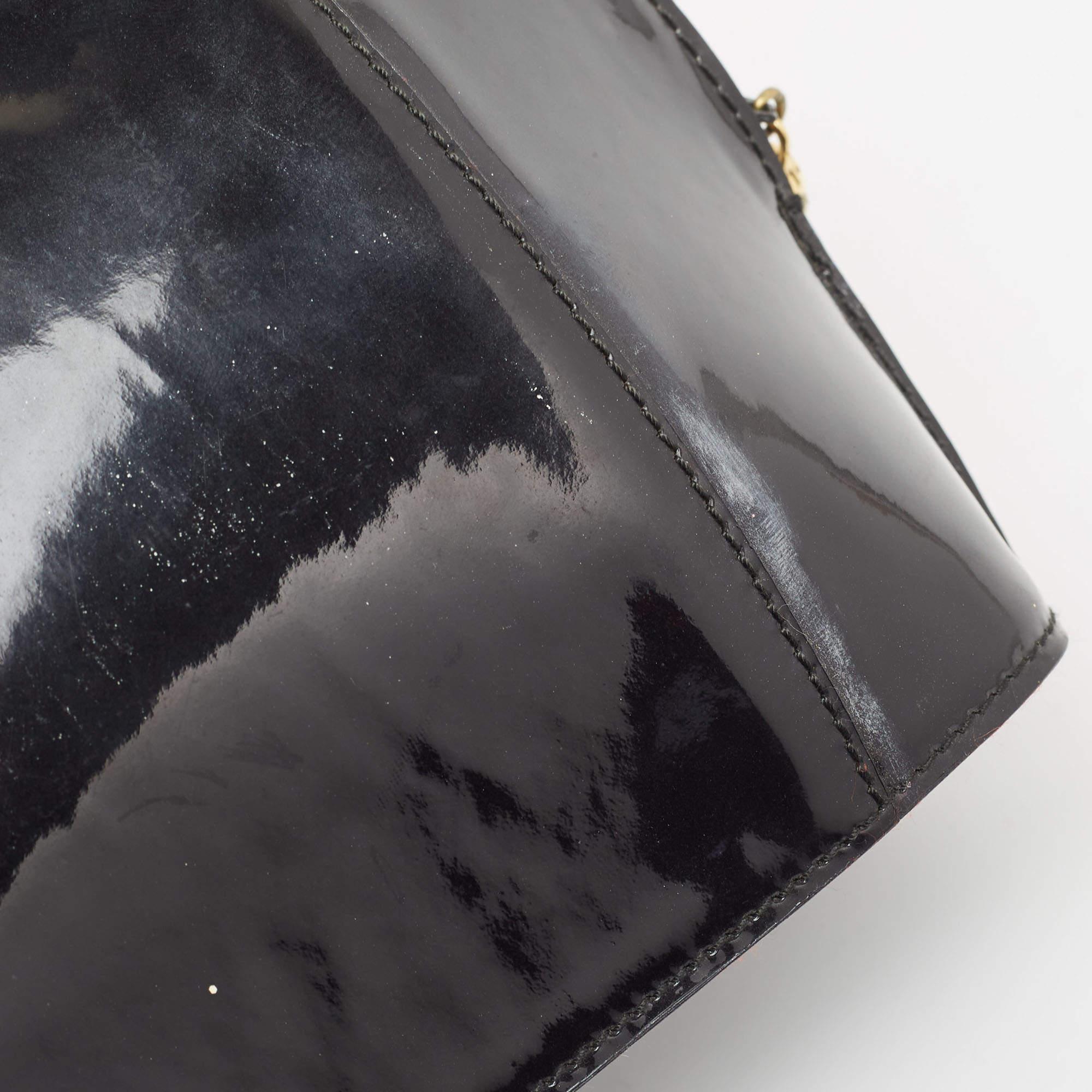 Sacoche en cuir verni noir Nina Ricci en vente 2
