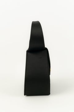 Nina Ricci Schwarze Abendtasche aus Satin