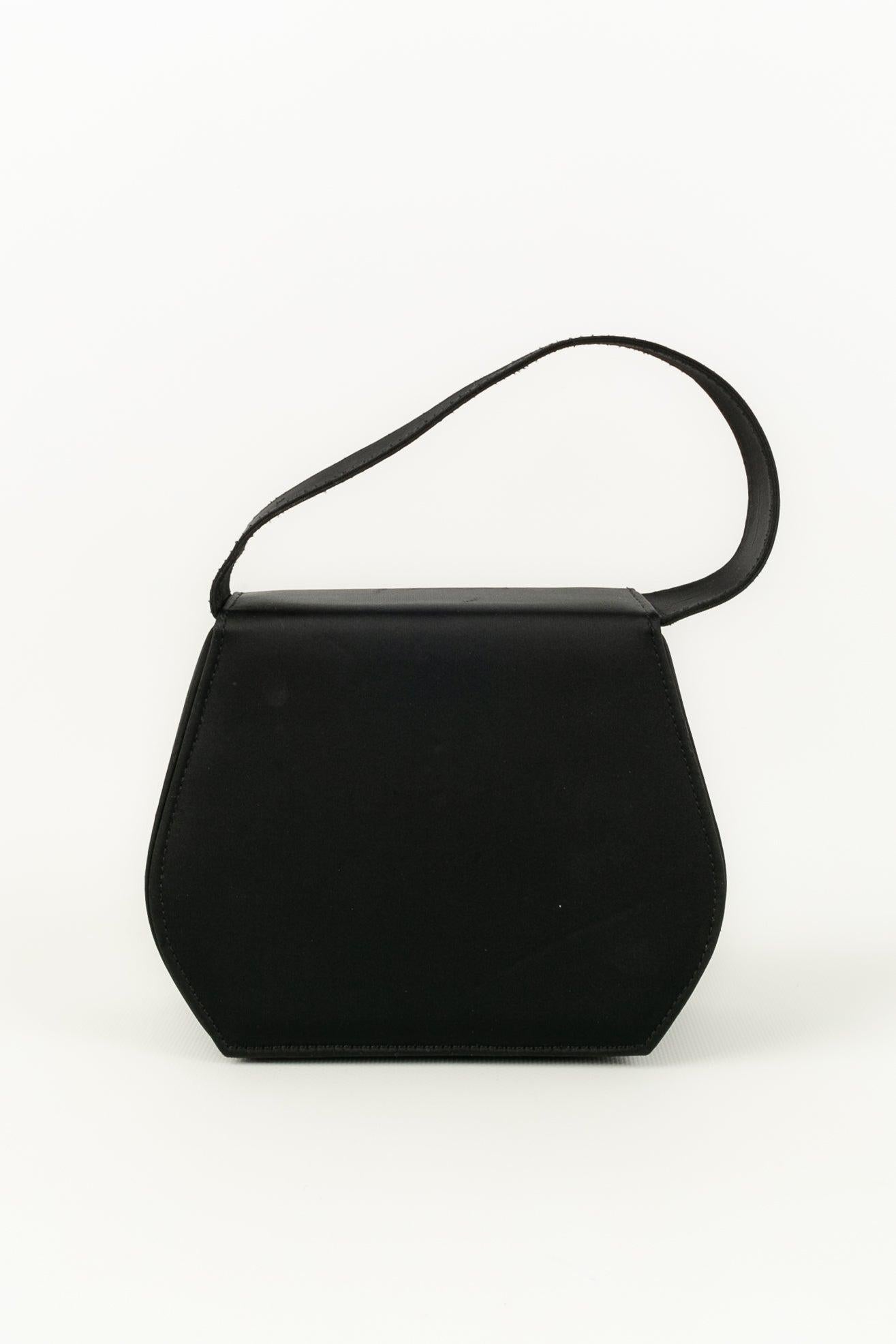 Nina Ricci Black Satin Evening Bag In Good Condition In SAINT-OUEN-SUR-SEINE, FR