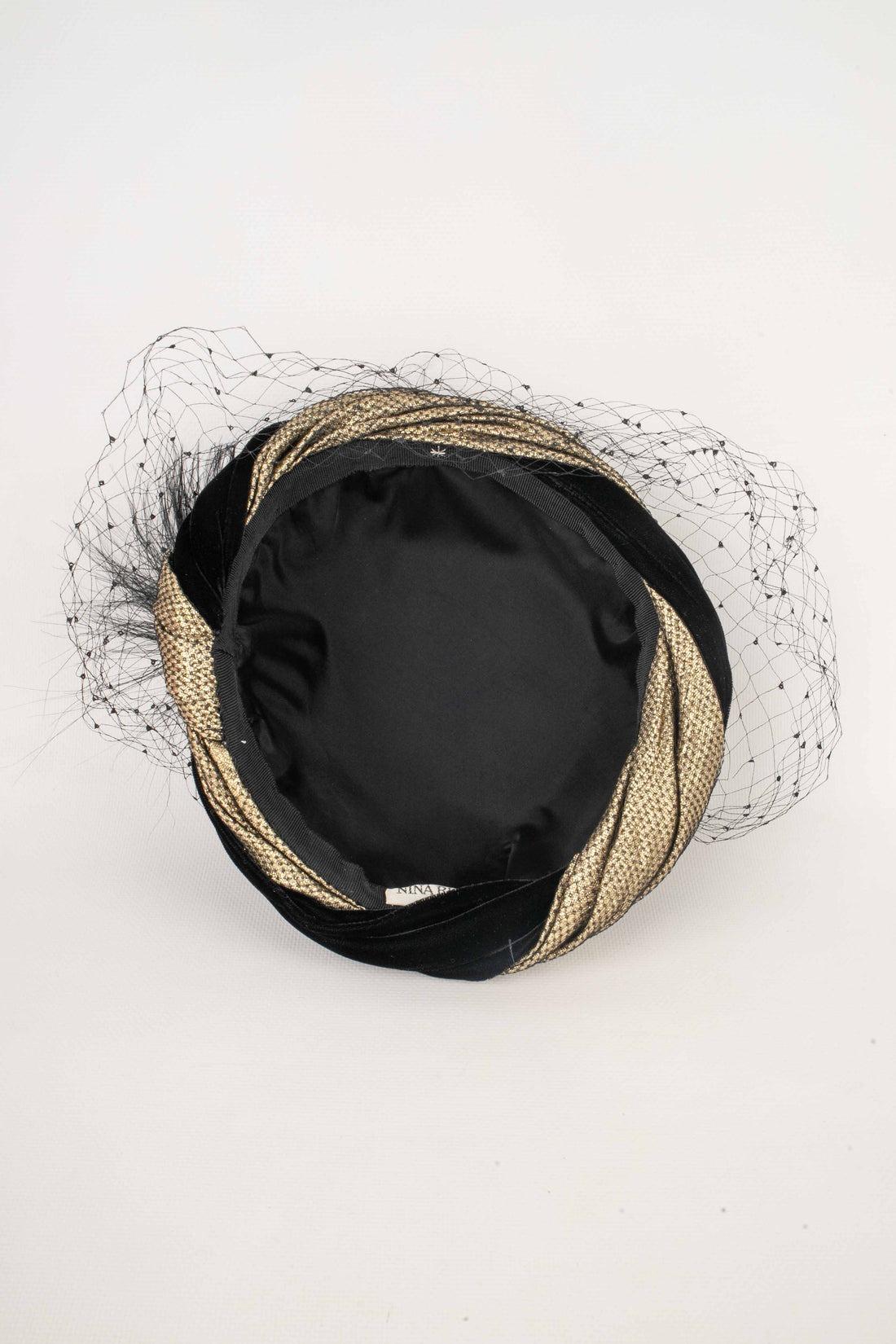 Chapeau-fascinateur en velours noir de Nina Ricci 1